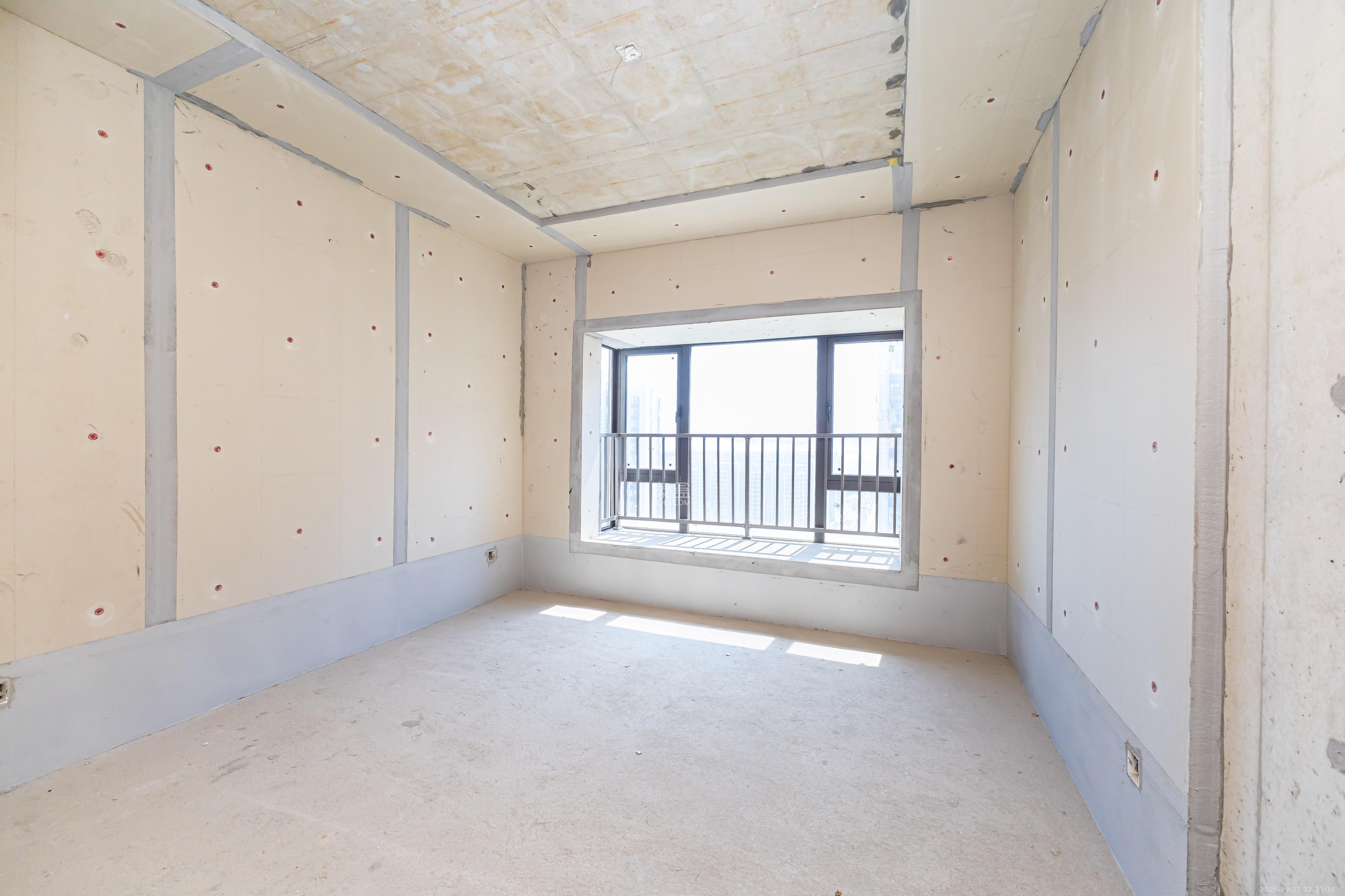 润和湘江天地D区 4室2厅2卫 150.0万 润和湘江天地D区 4室2厅2卫 150.0万卧室