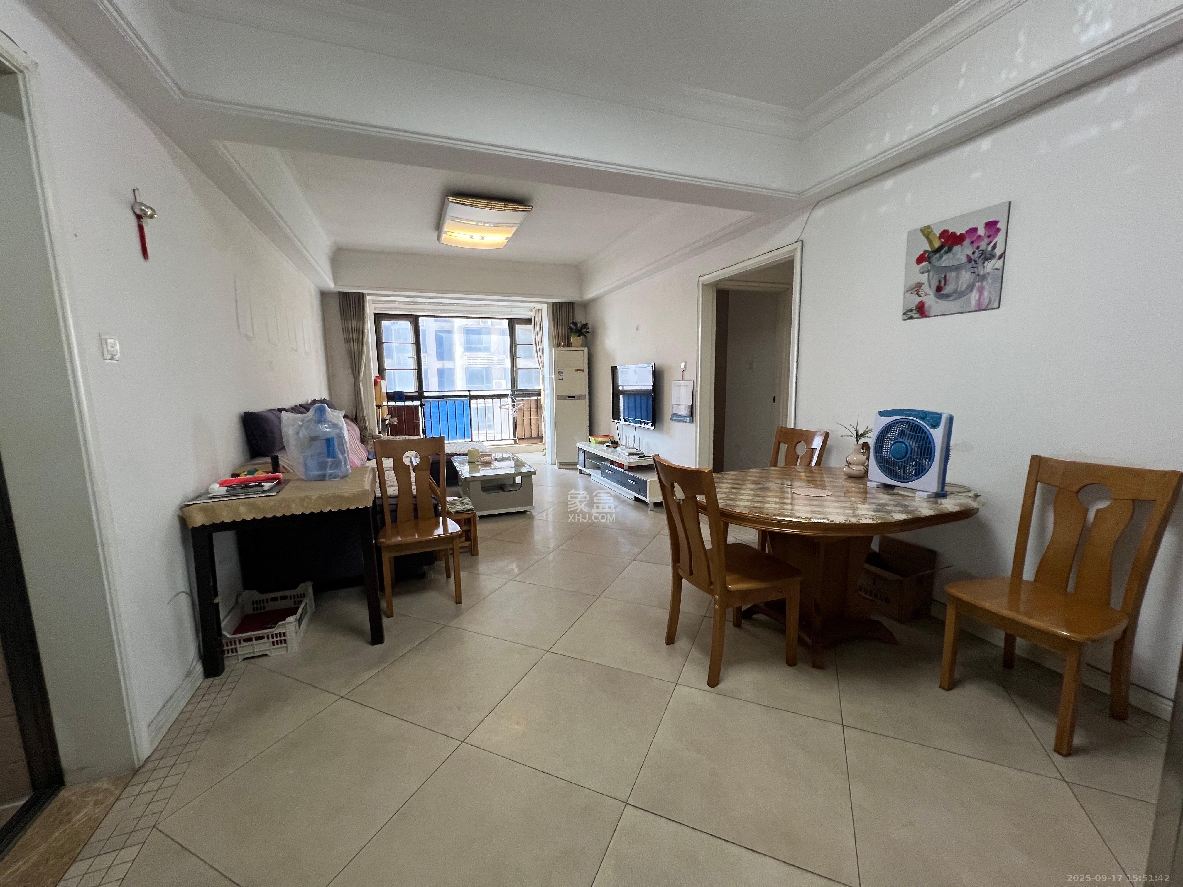 上东辛顿公寓 2室2厅1卫 2200.0元/月 上东辛顿公寓 2室2厅1卫 2200.0元/月室内图