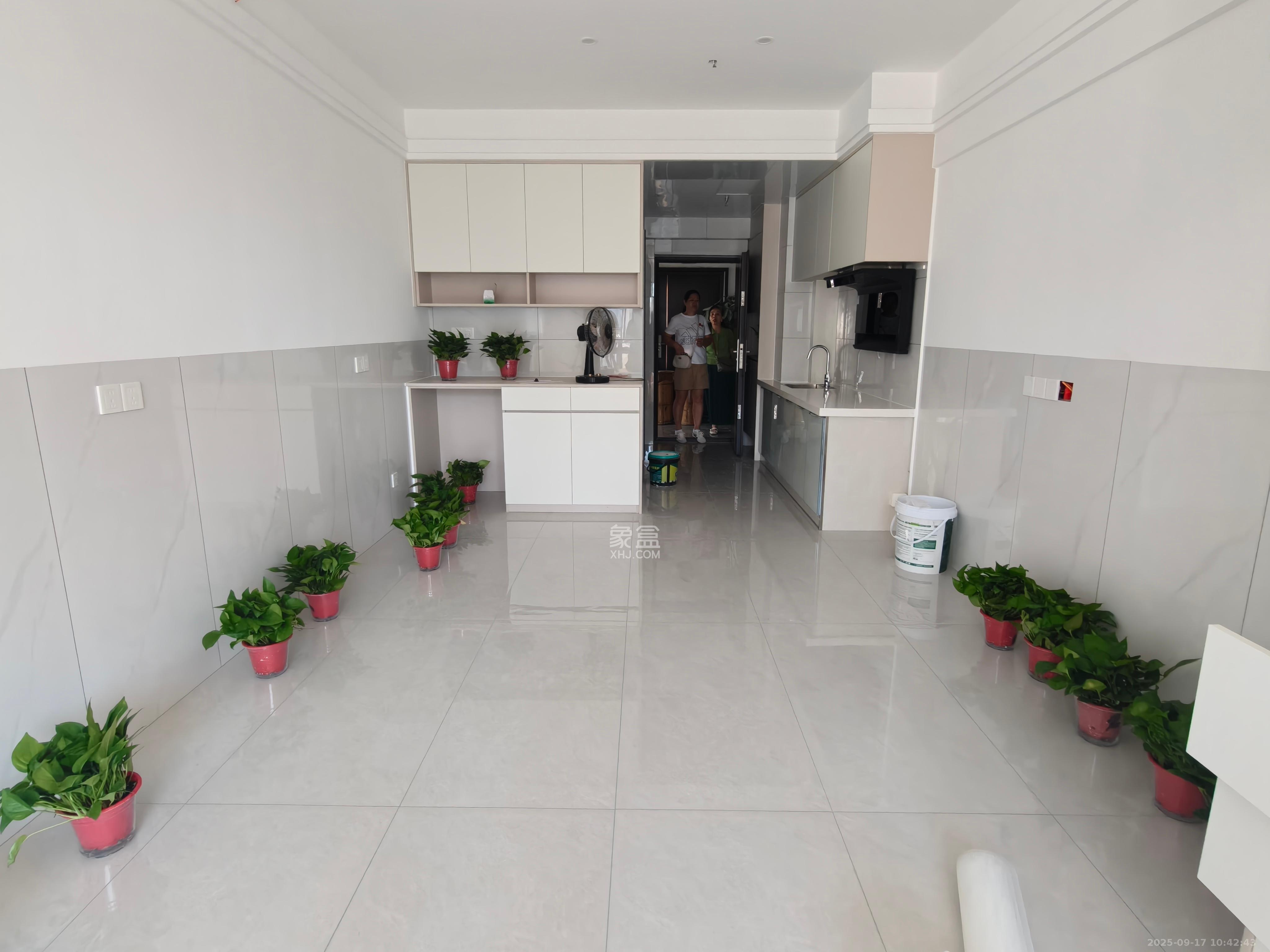 鄱阳汇金中心 1室1厅1卫 1500.0元/月 鄱阳汇金中心 1室1厅1卫 1500.0元/月室内图