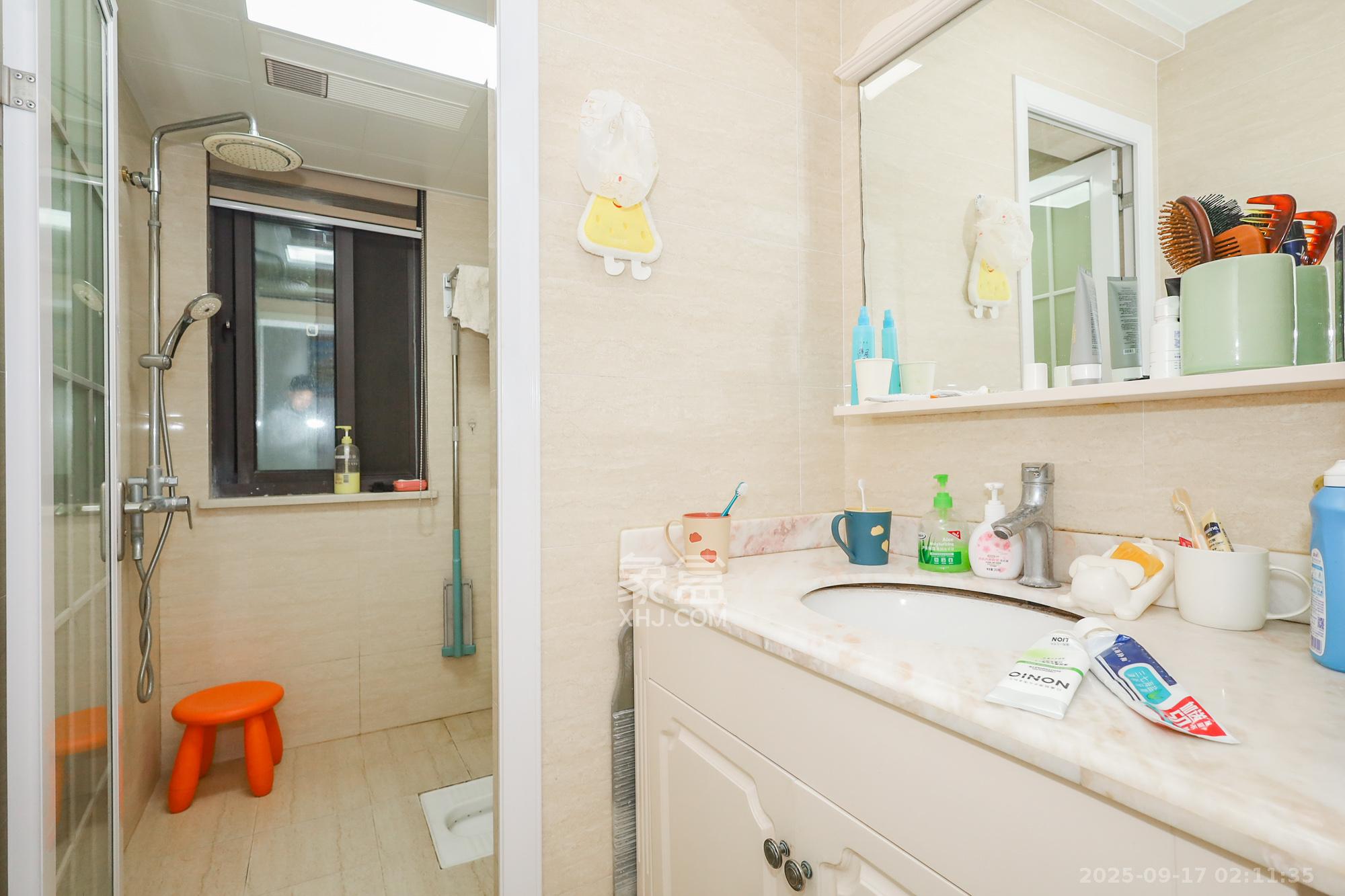 钰龙天下二期（钰龙佳园）  3室2厅2卫    182.0万卫生间