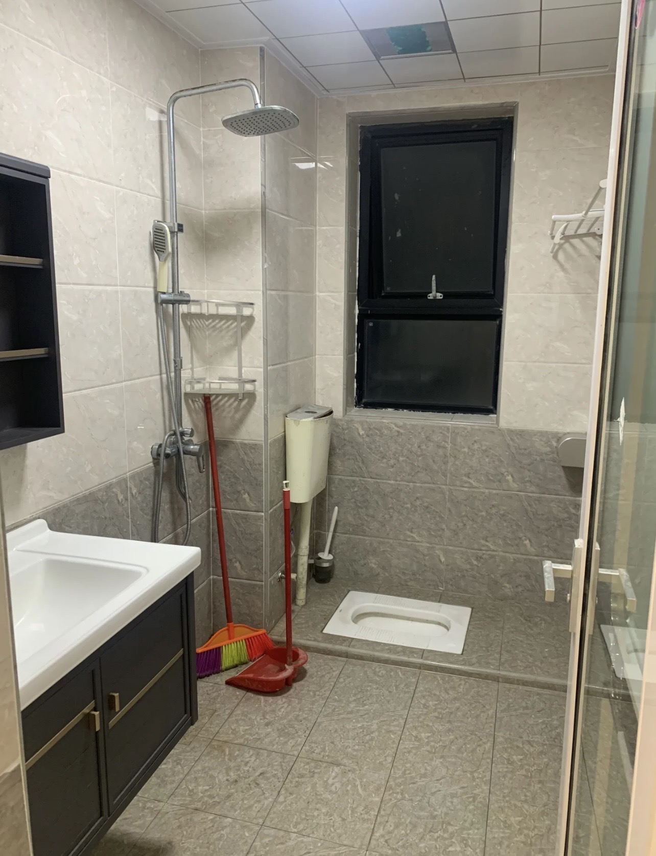 盛贤景都  3室2厅2卫    3500.0元/月 盛贤景都  3室2厅2卫    3500.0元/月室内图