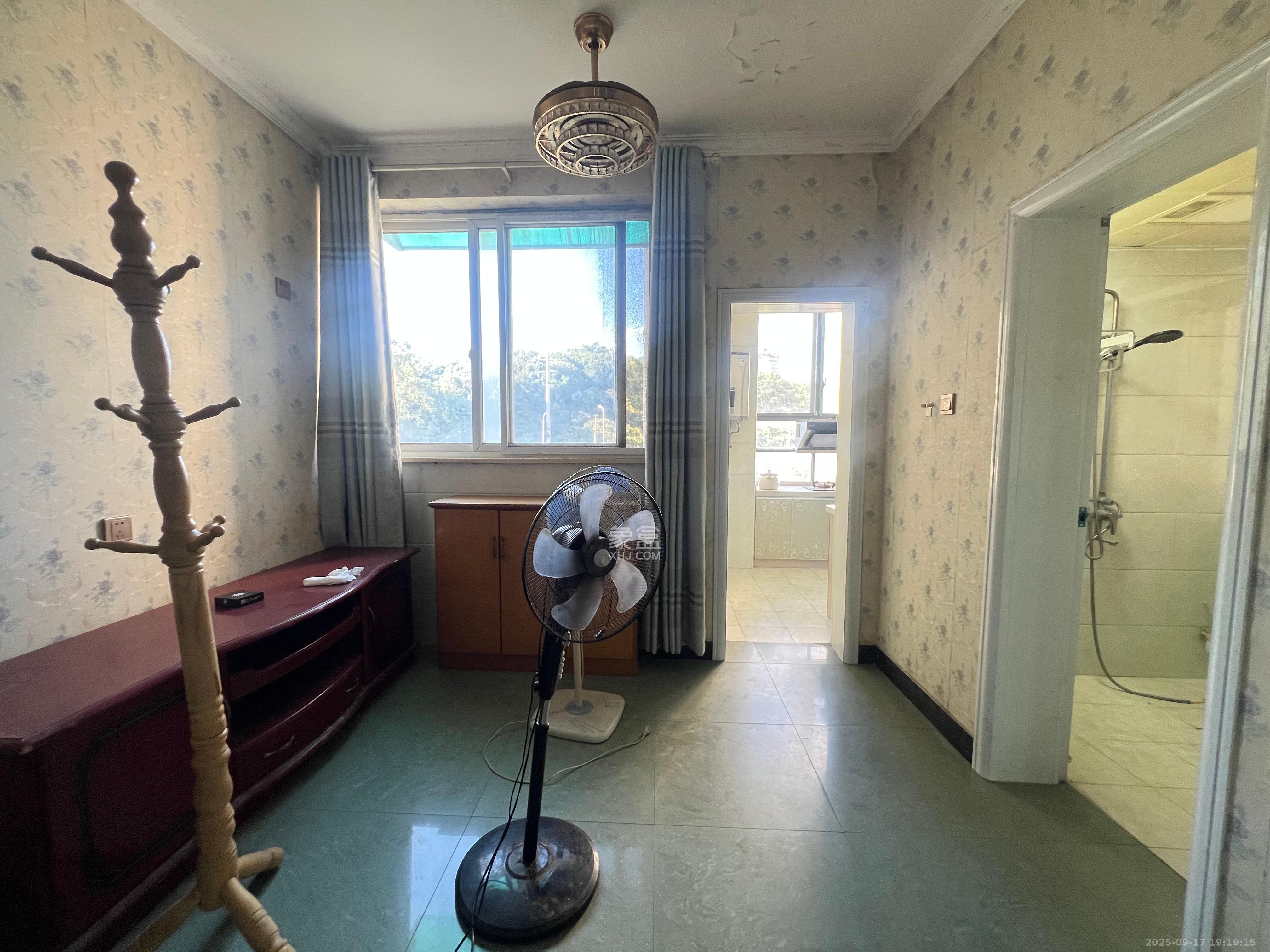 天翔新新家园 2室2厅1卫 1600.0元/月 天翔新新家园 2室2厅1卫 1600.0元/月室内图