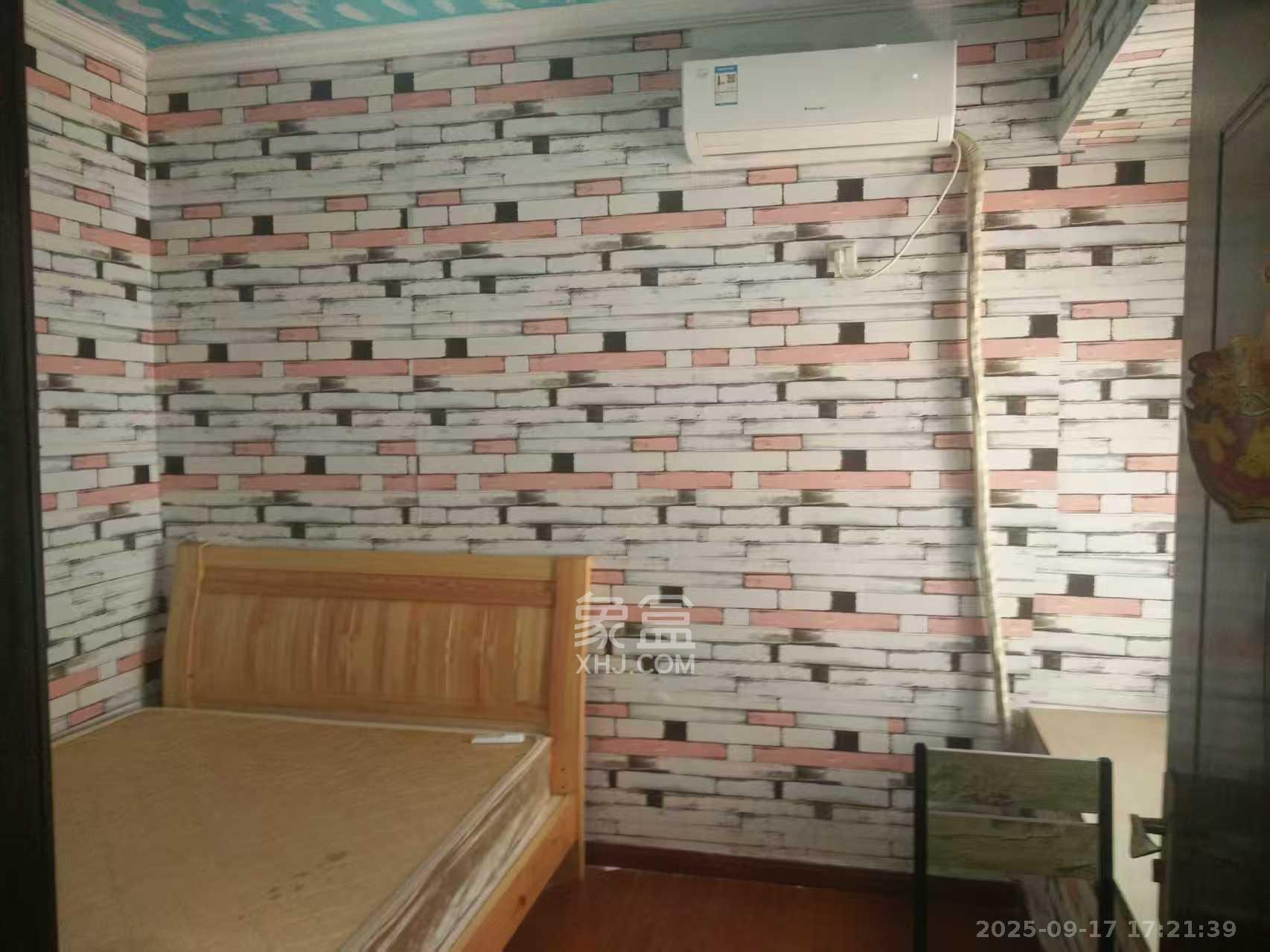 保利麓谷林语D区  3室2厅1卫    2100.0元/月 保利麓谷林语D区  3室2厅1卫    2100.0元/月室内图