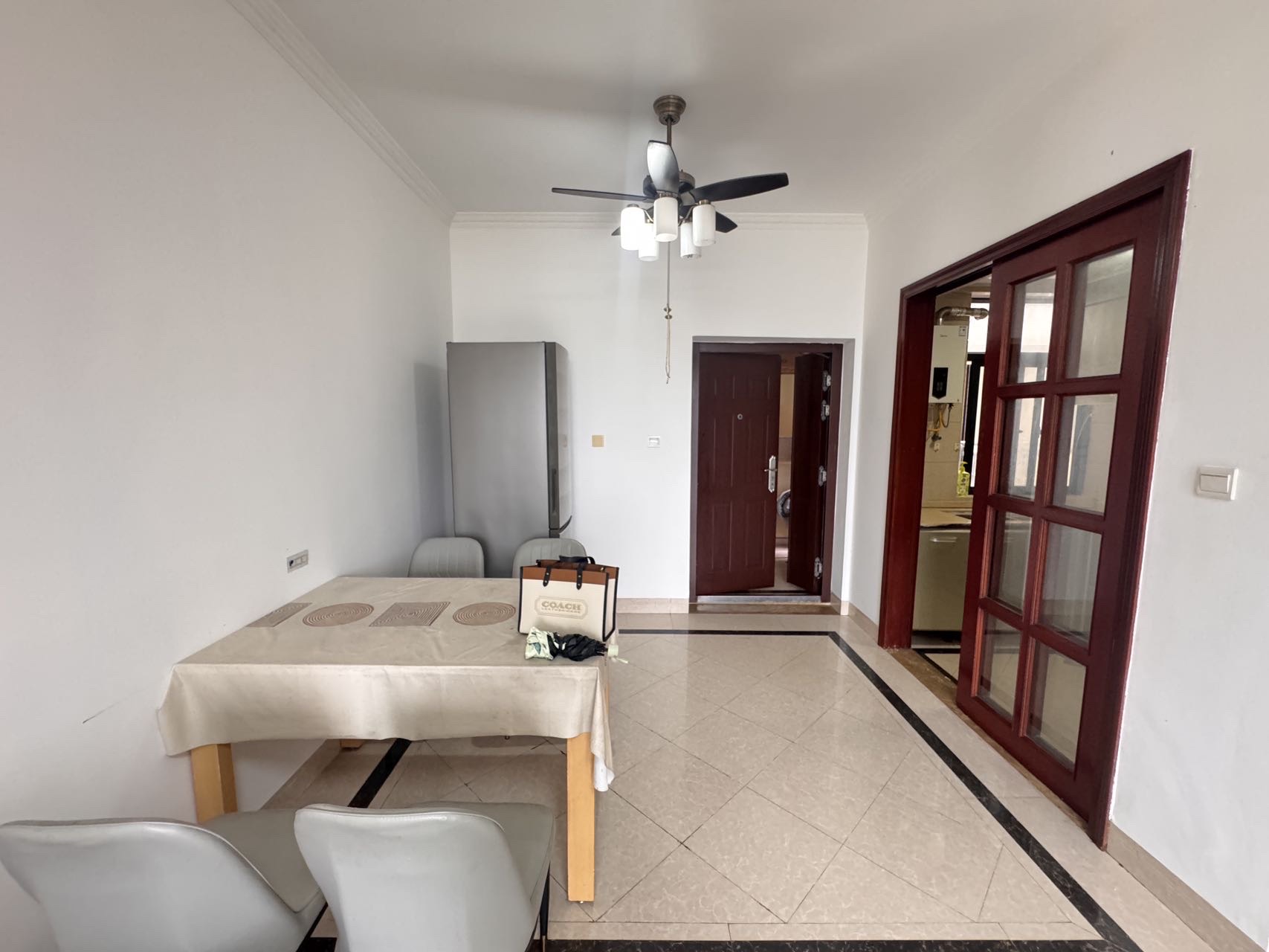 金碧文华 3室2厅2卫 3000.0元/月 金碧文华 3室2厅2卫 3000.0元/月室内图