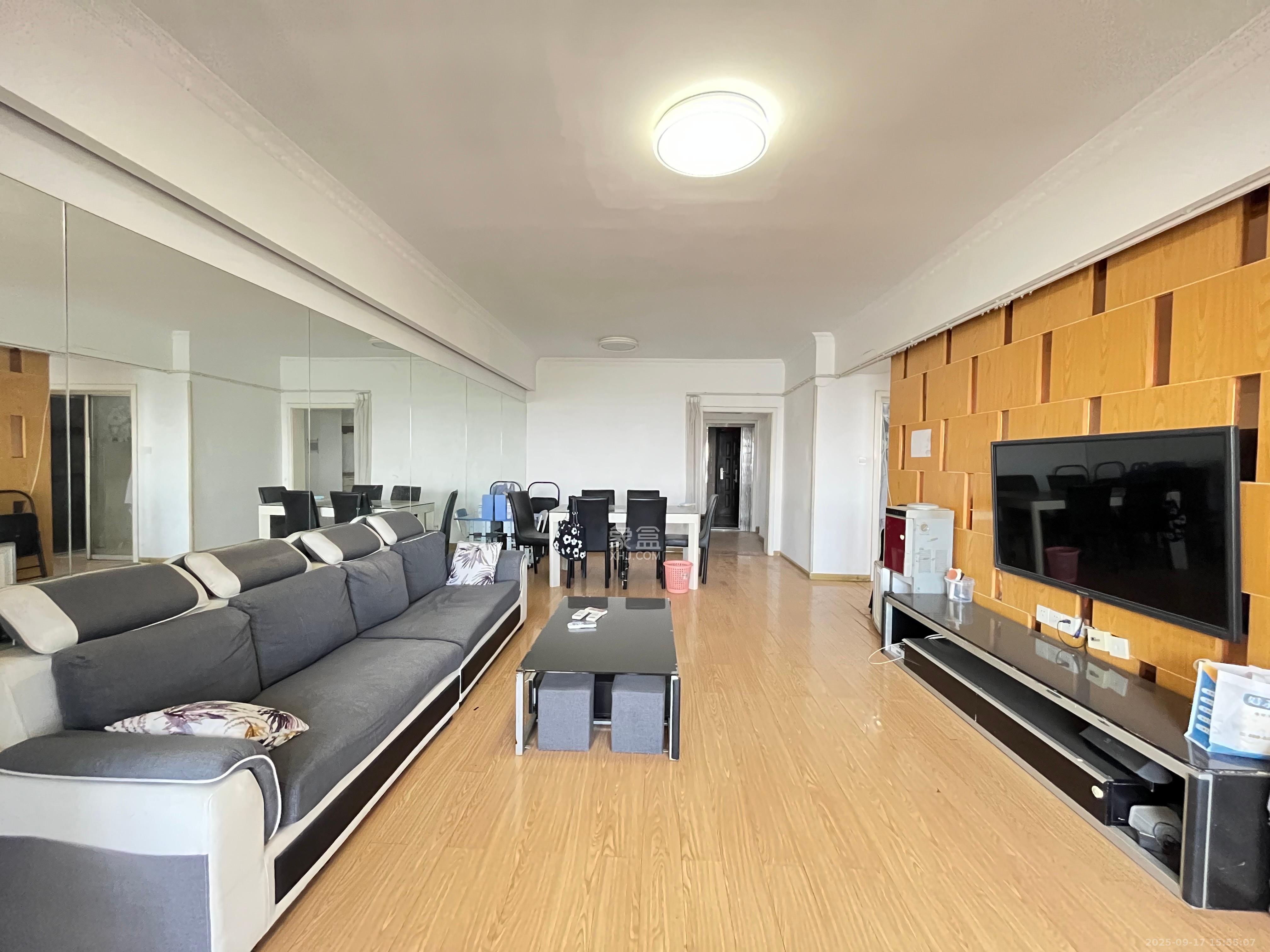 兰亭峰景  3室2厅2卫    2800.0元/月室内图