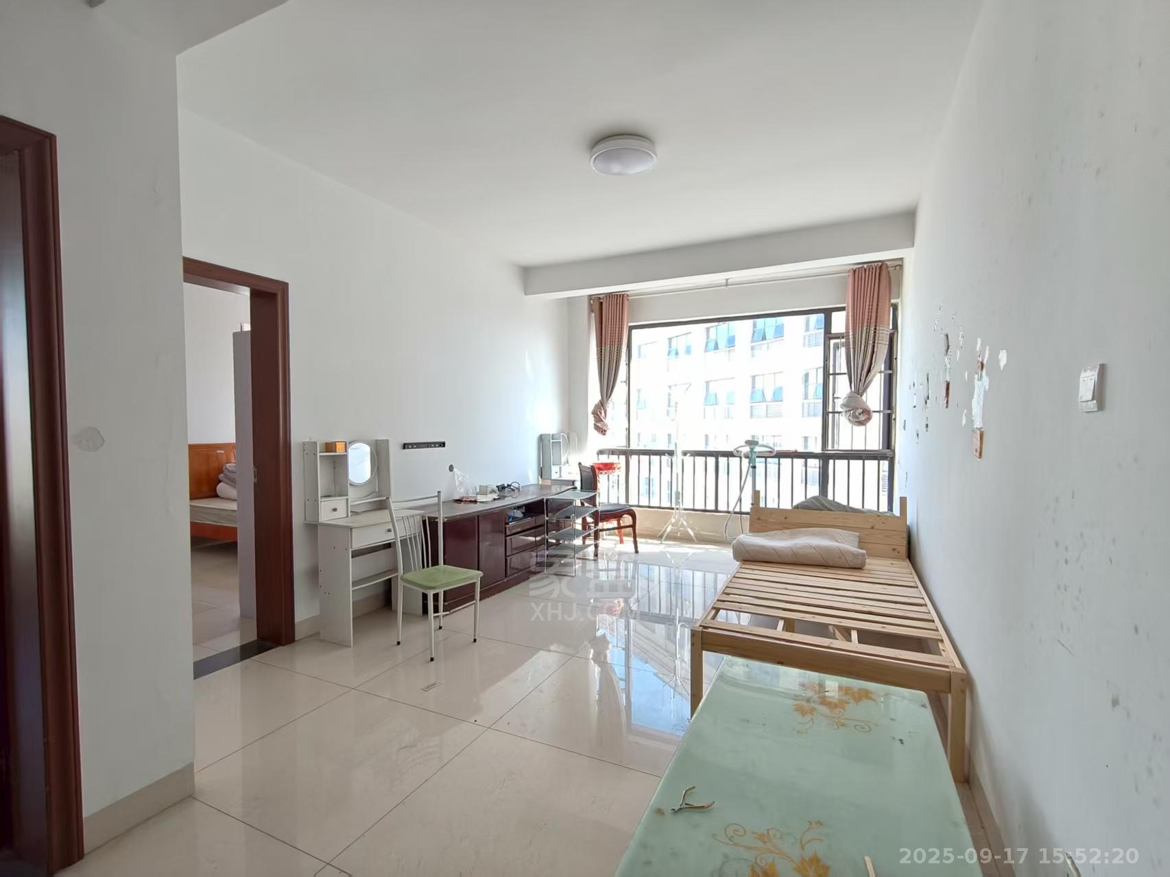 华晨御园  3室2厅1卫    1300.0元/月室内图