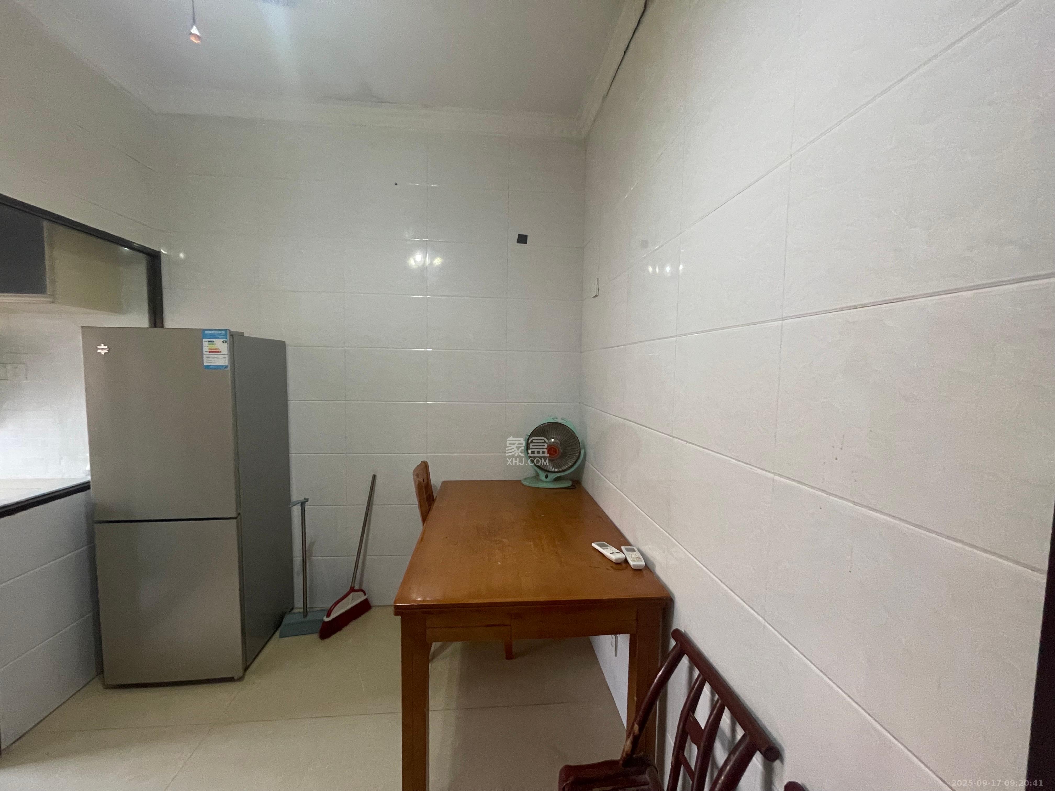 新路小区 2室1厅1卫 1500.0元/月 新路小区 2室1厅1卫 1500.0元/月室内图