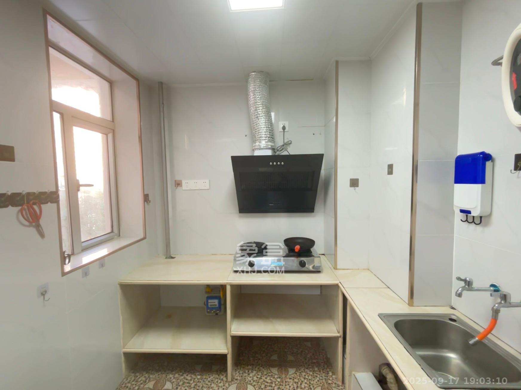 嘉雨兴园  2室1厅1卫    2550.0元/月 嘉雨兴园  2室1厅1卫    2550.0元/月室内图