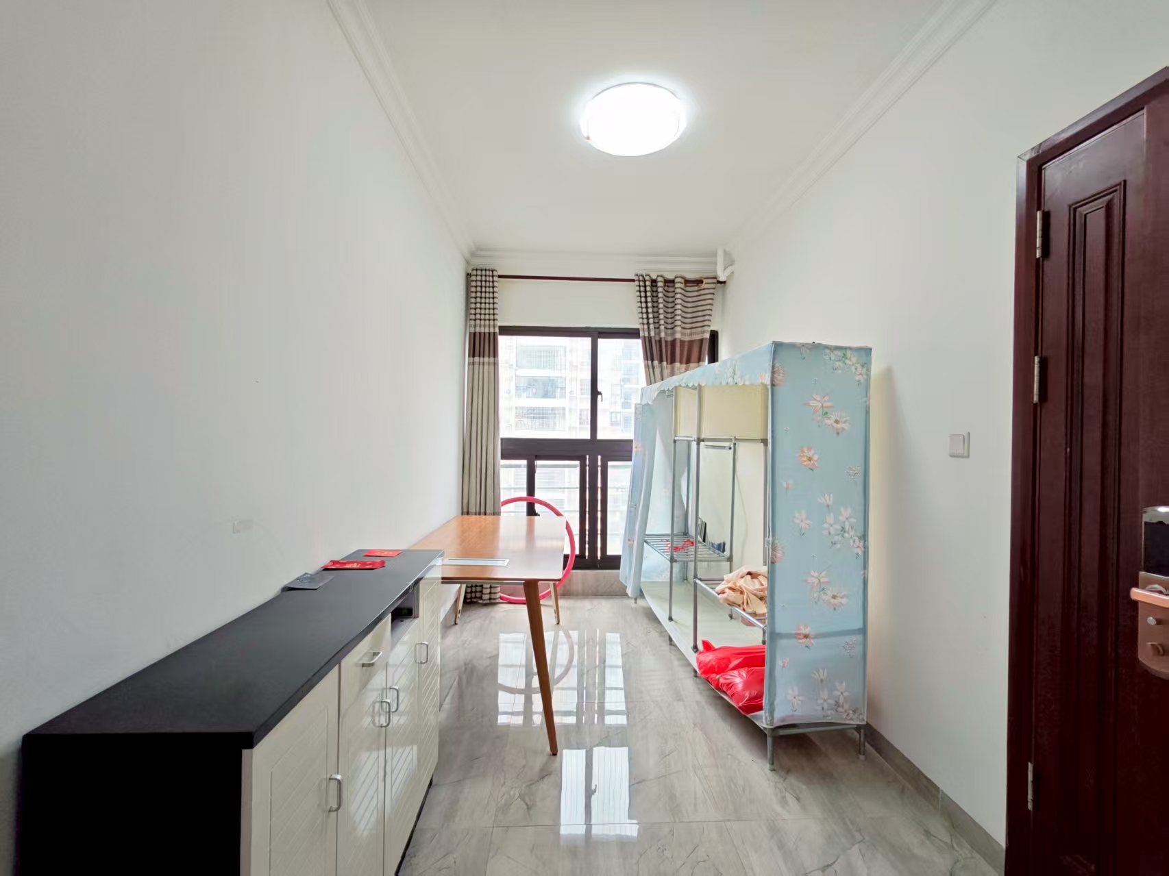 滨江海岸二期  4室2厅2卫    3800.0元/月室内图