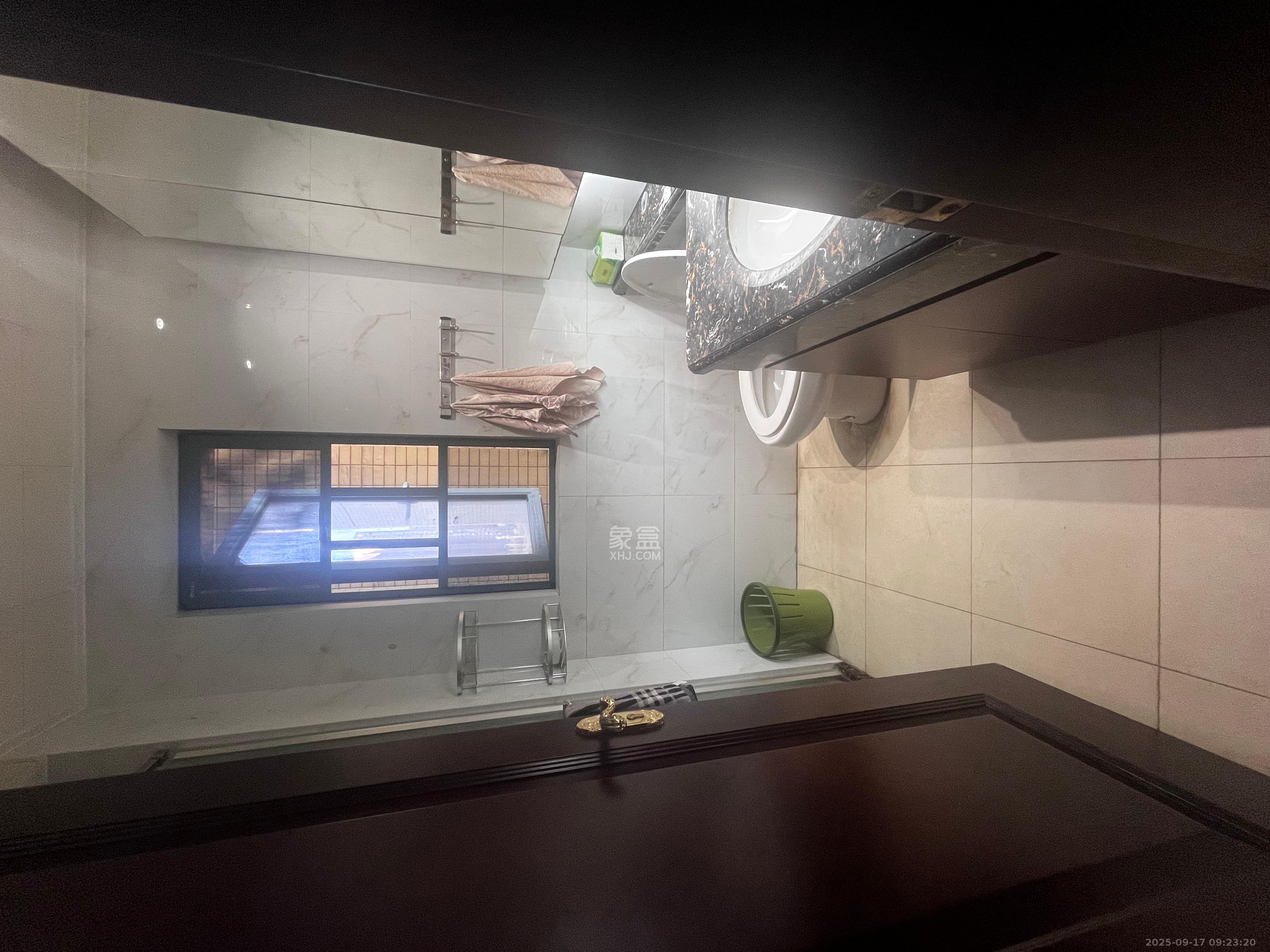 恒大雅苑  3室2厅2卫    3000.0元/月室内图