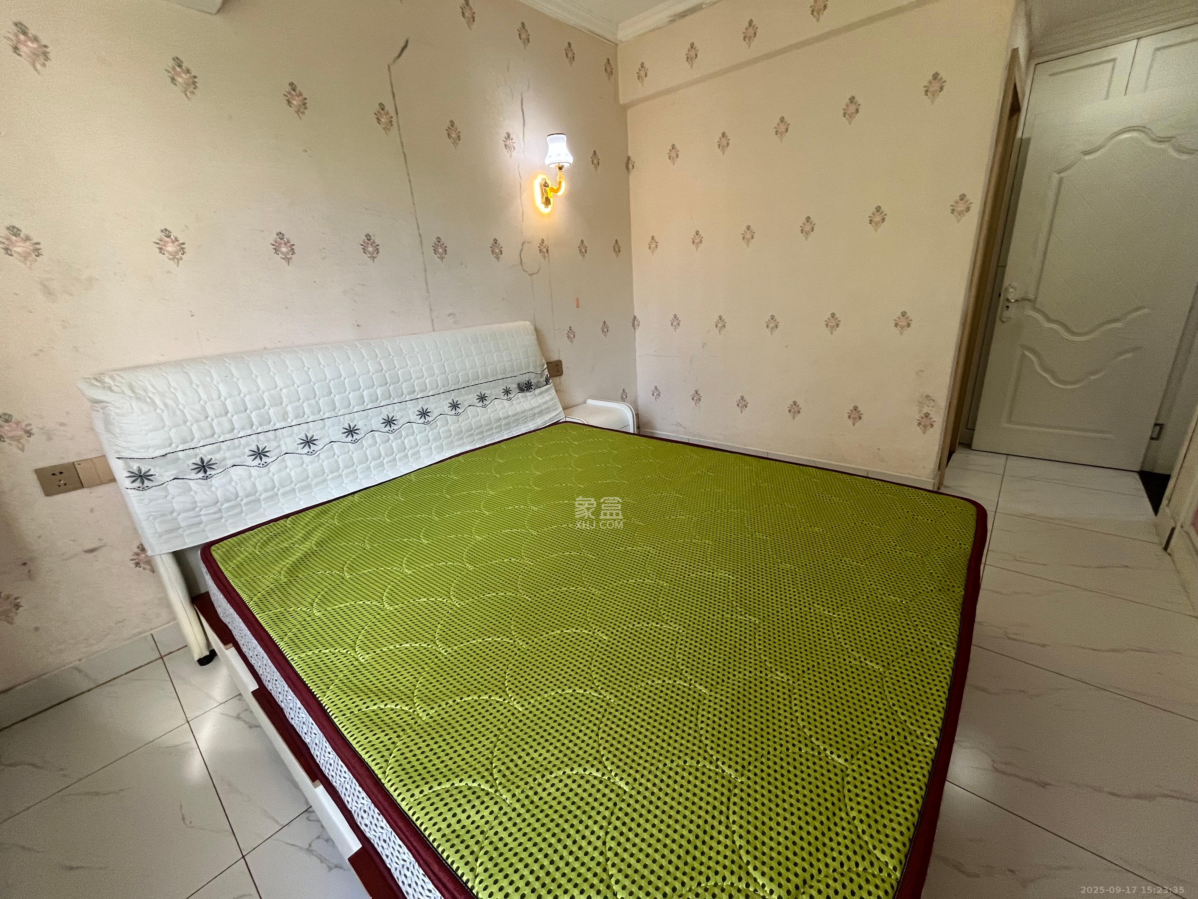 芙蓉万国城MOMA(卓越汇富苑) 4室2厅2卫 2800.0元/月 芙蓉万国城MOMA(卓越汇富苑) 4室2厅2卫 2800.0元/月室内图