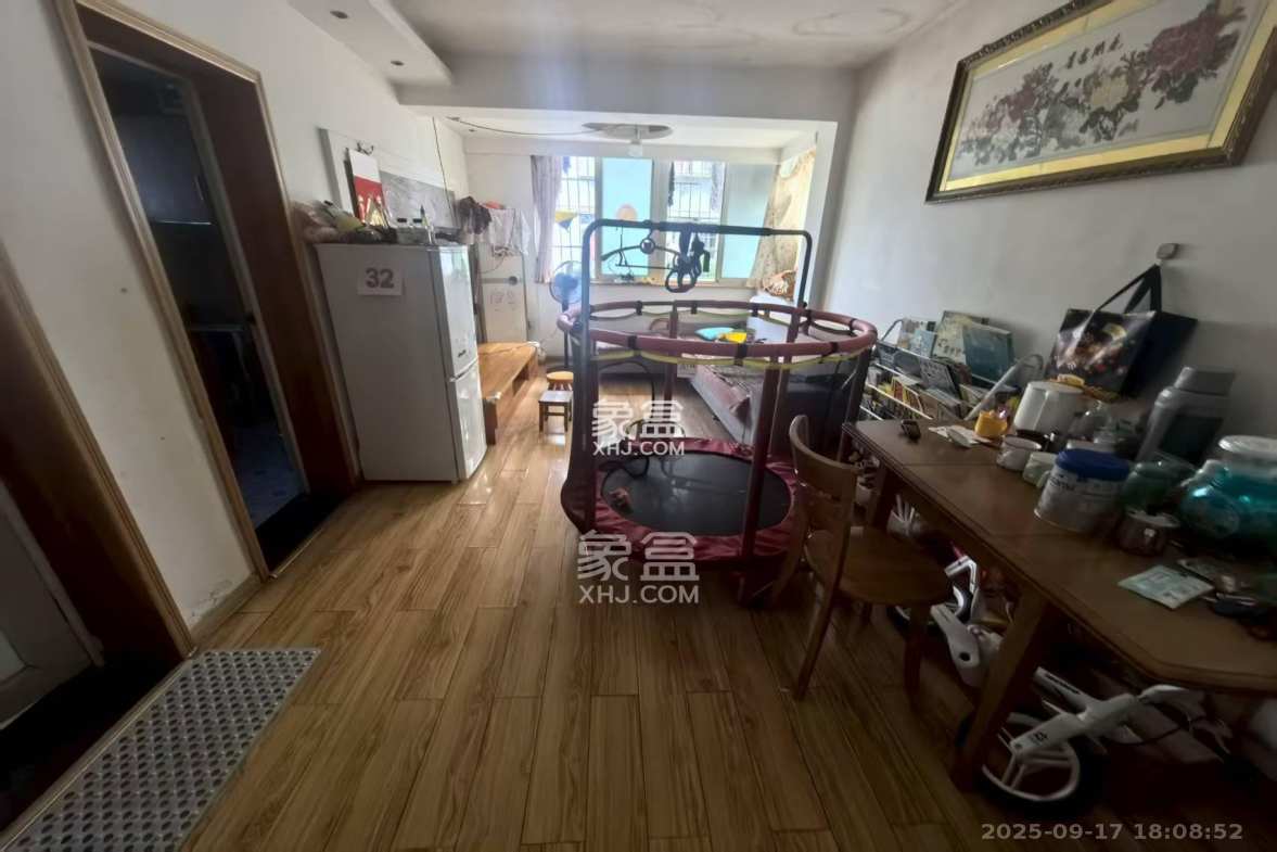 新民小区 2室2厅1卫 2000.0元/月 新民小区 2室2厅1卫 2000.0元/月室内图