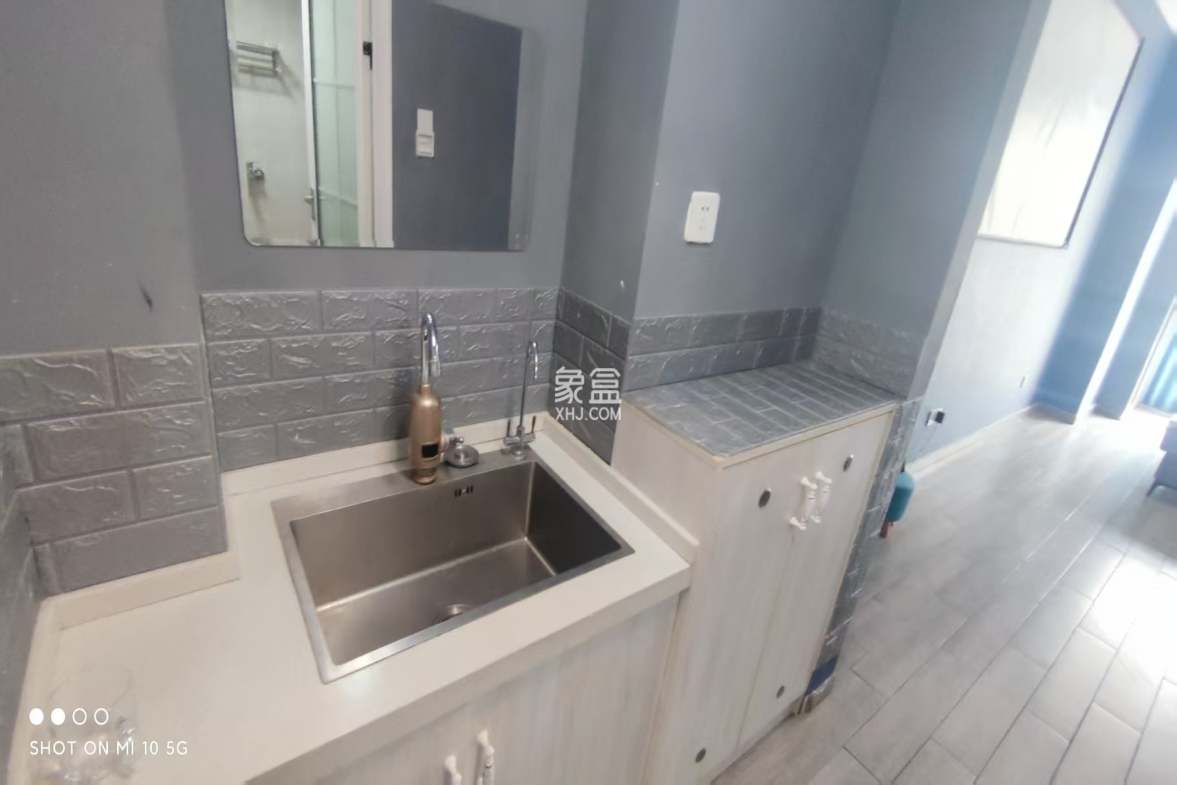 梓山湖公馆  1室1厅1卫    1100.0元/月 梓山湖公馆  1室1厅1卫    1100.0元/月室内图