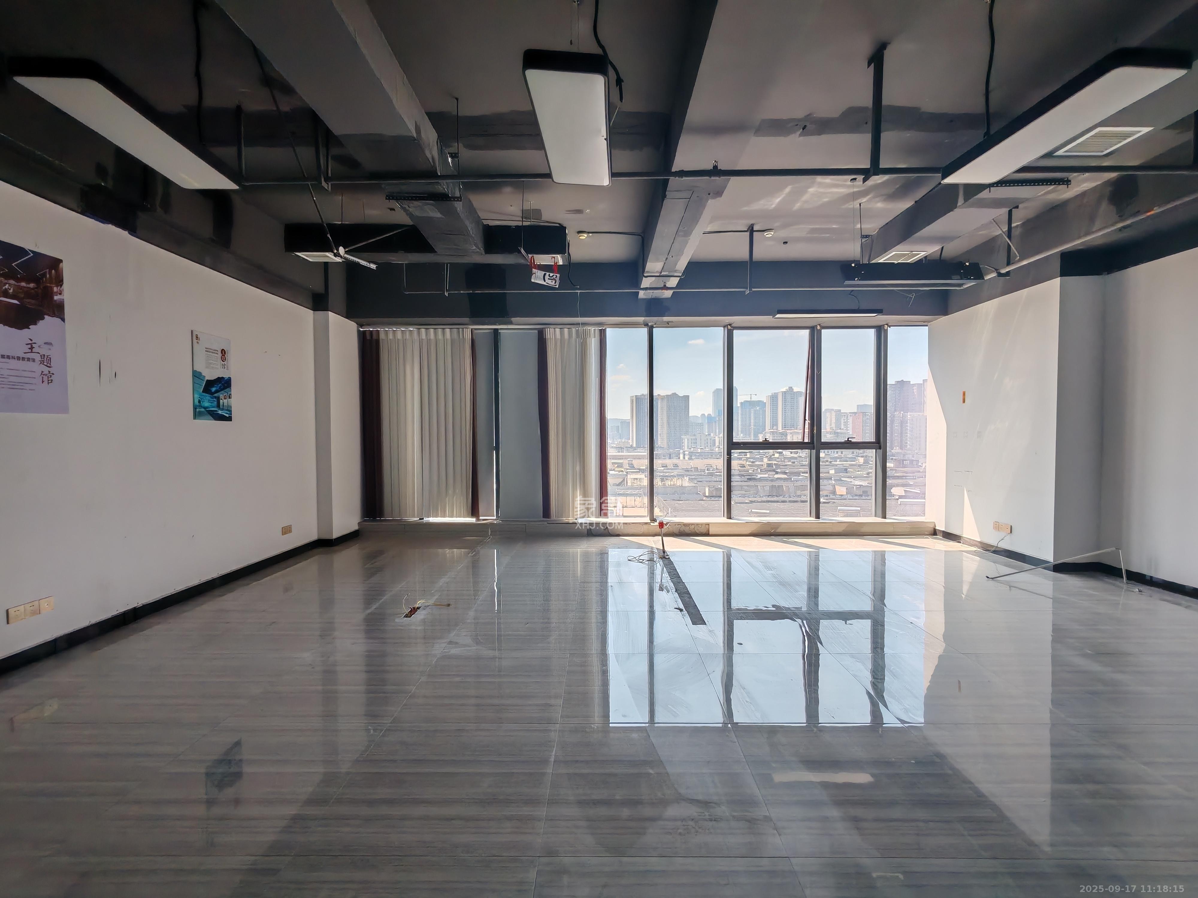 长房时代天地   108.0㎡      5000.0元/月