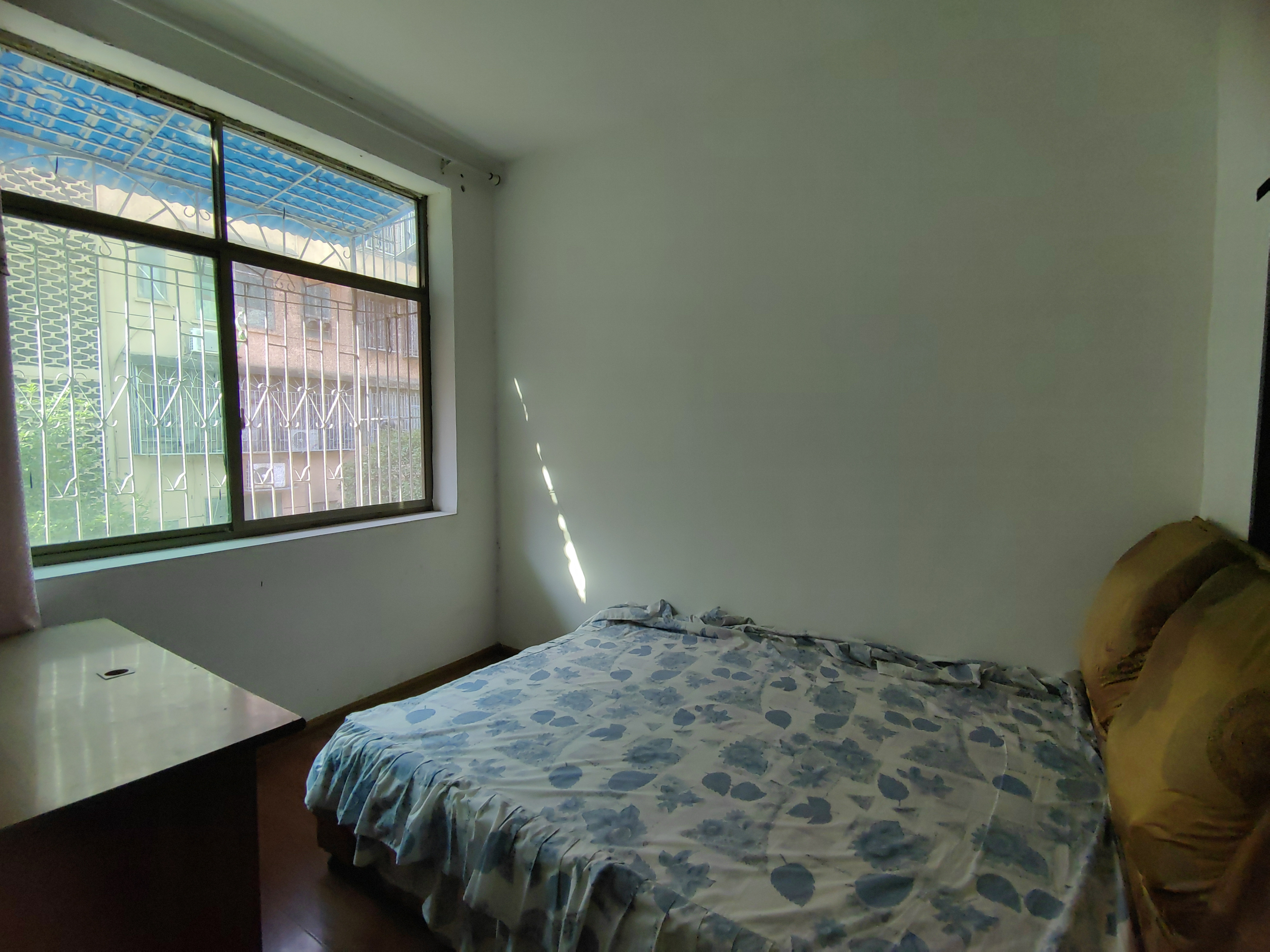 湘阳街北侧环卫处私人联建房  4室1厅1卫    700.0元/月室内图