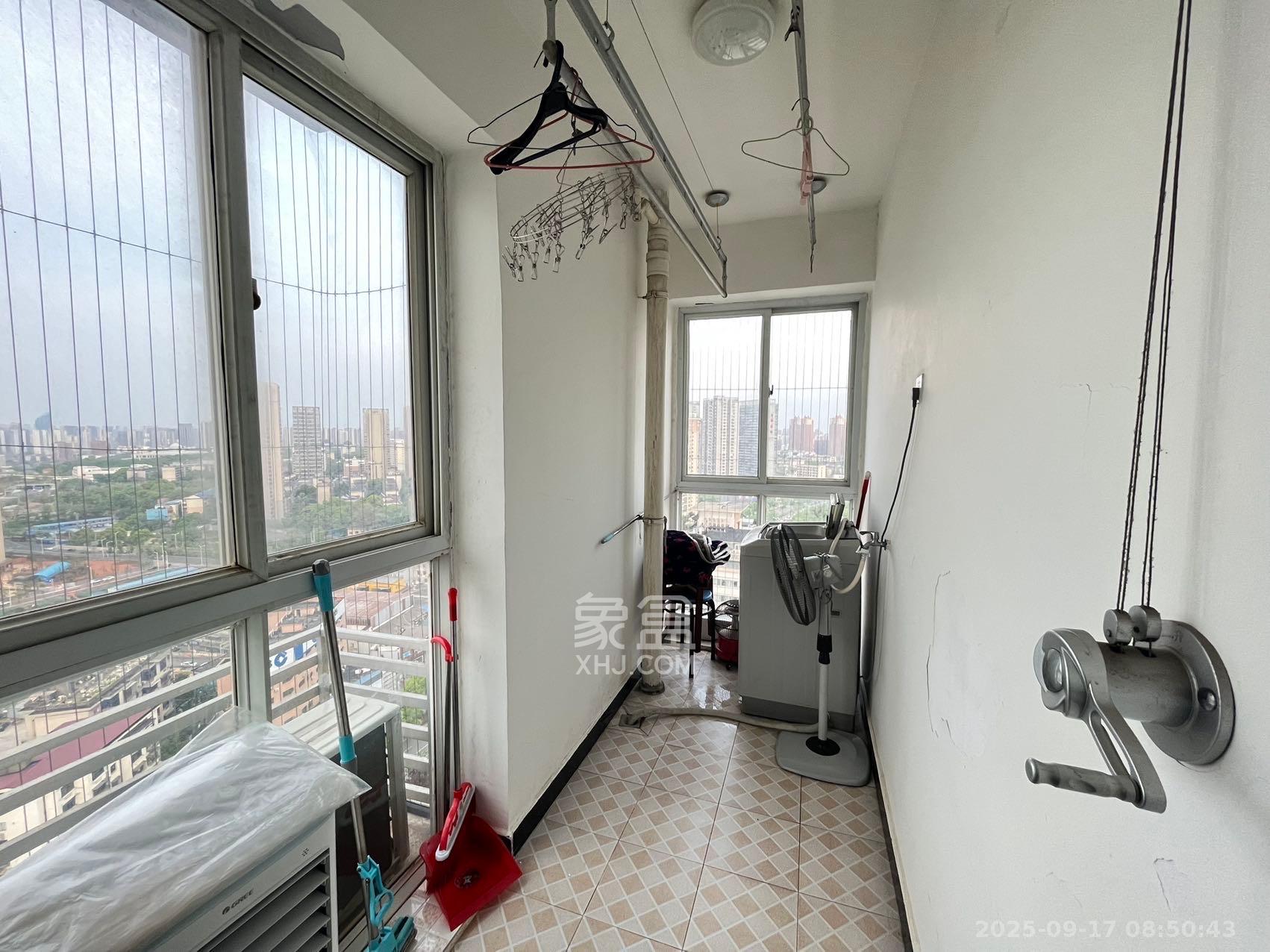 加加大街（华景苑）  2室1厅1卫    1800.0元/月室内图