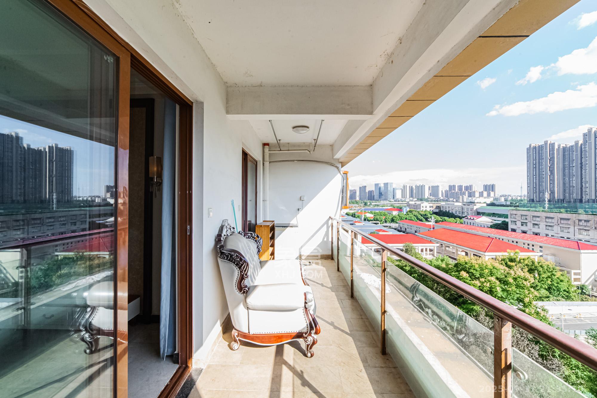 恒大御景半岛湘江苑（恒大御景半岛一期）  2室2厅1卫    79.8万阳台