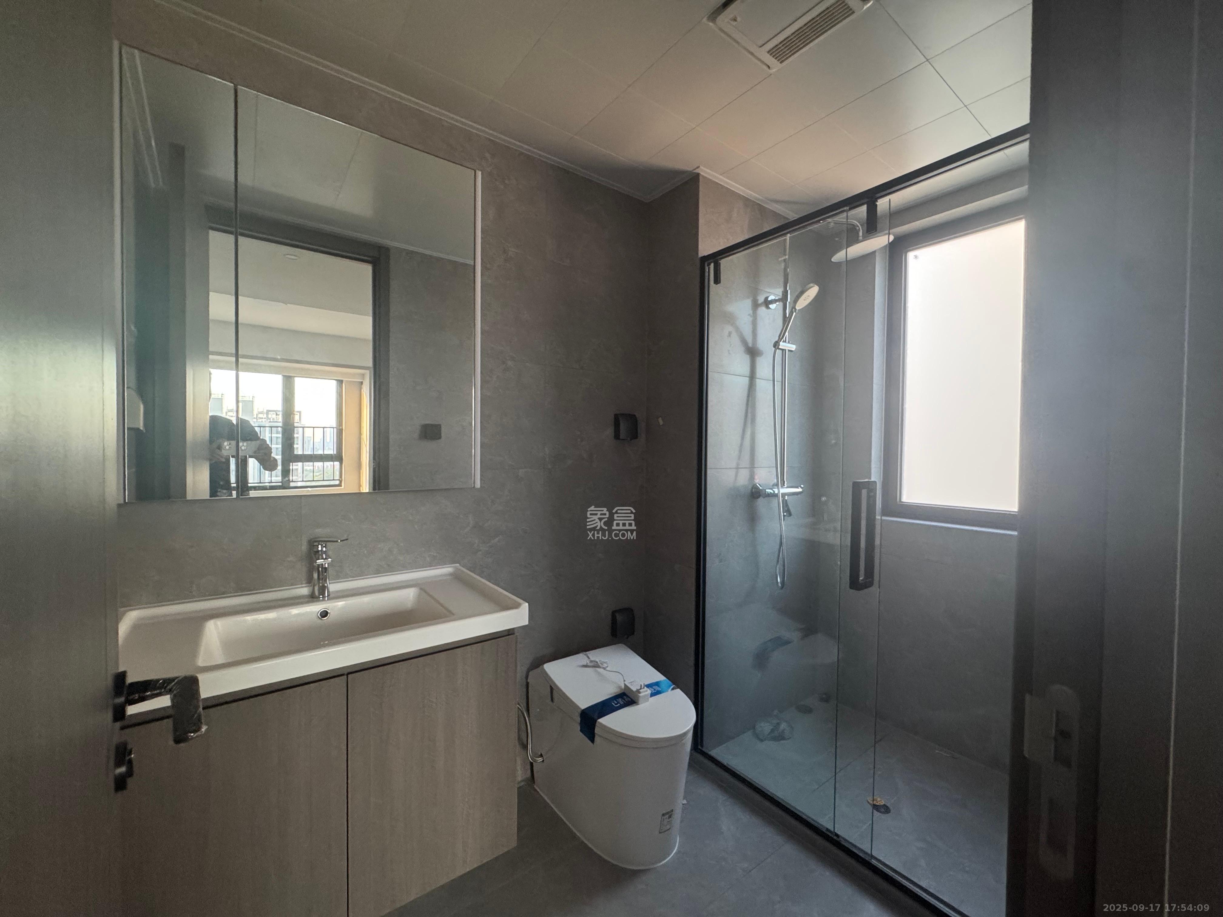 轨道万科璞悦湾 4室2厅2卫 4500.0元/月 轨道万科璞悦湾 4室2厅2卫 4500.0元/月室内图