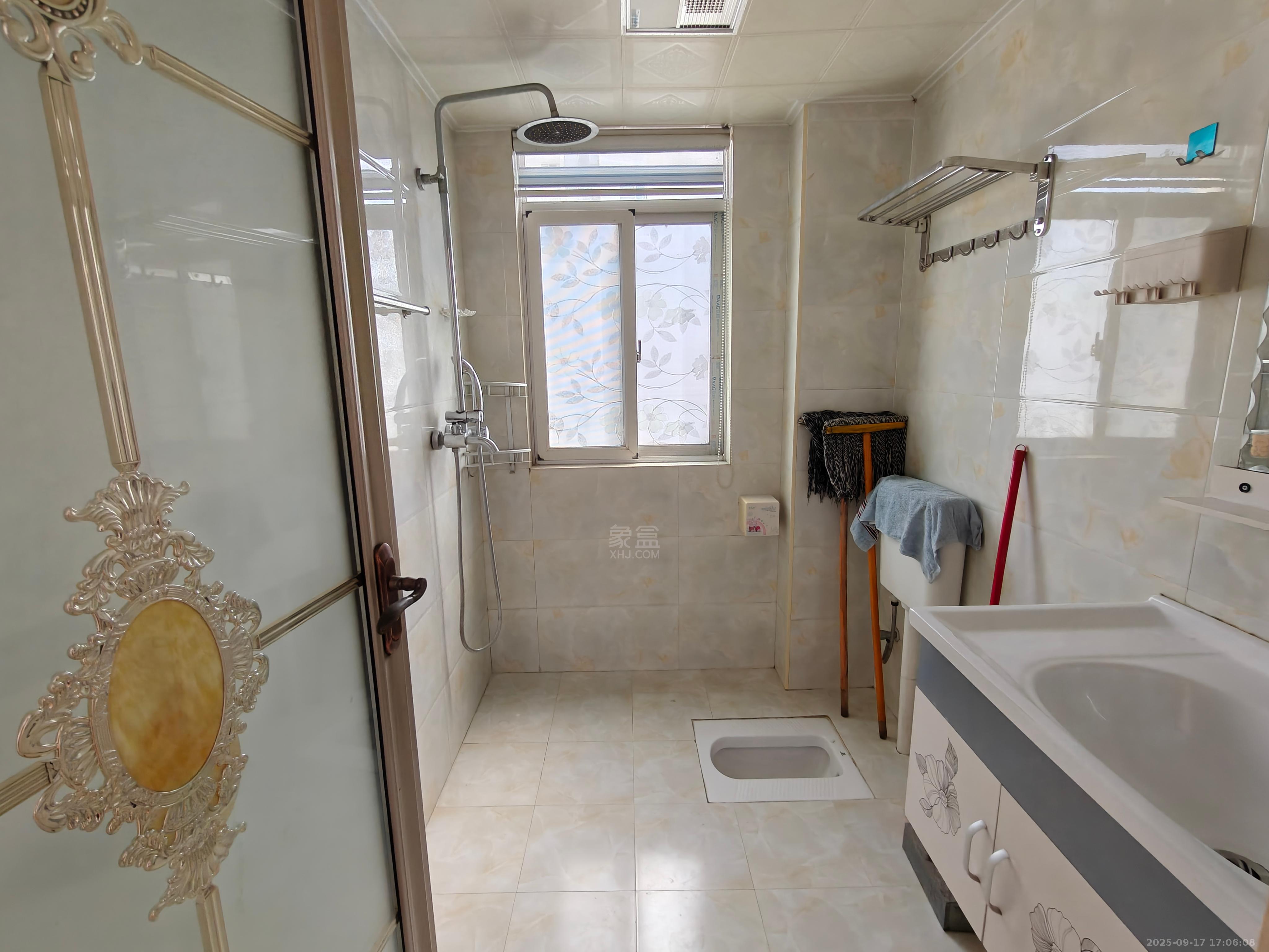 山河锦园  2室2厅1卫    1400.0元/月室内图