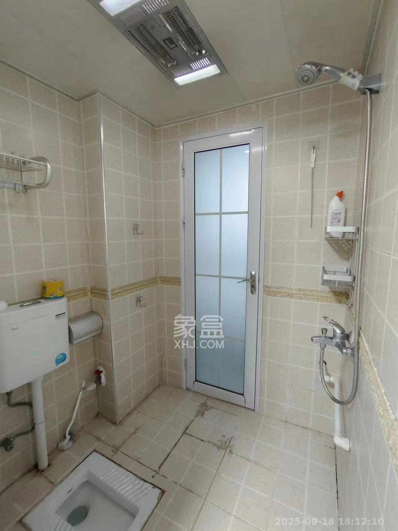 长房时代城 3室2厅1卫 2700.0元/月 长房时代城 3室2厅1卫 2700.0元/月室内图