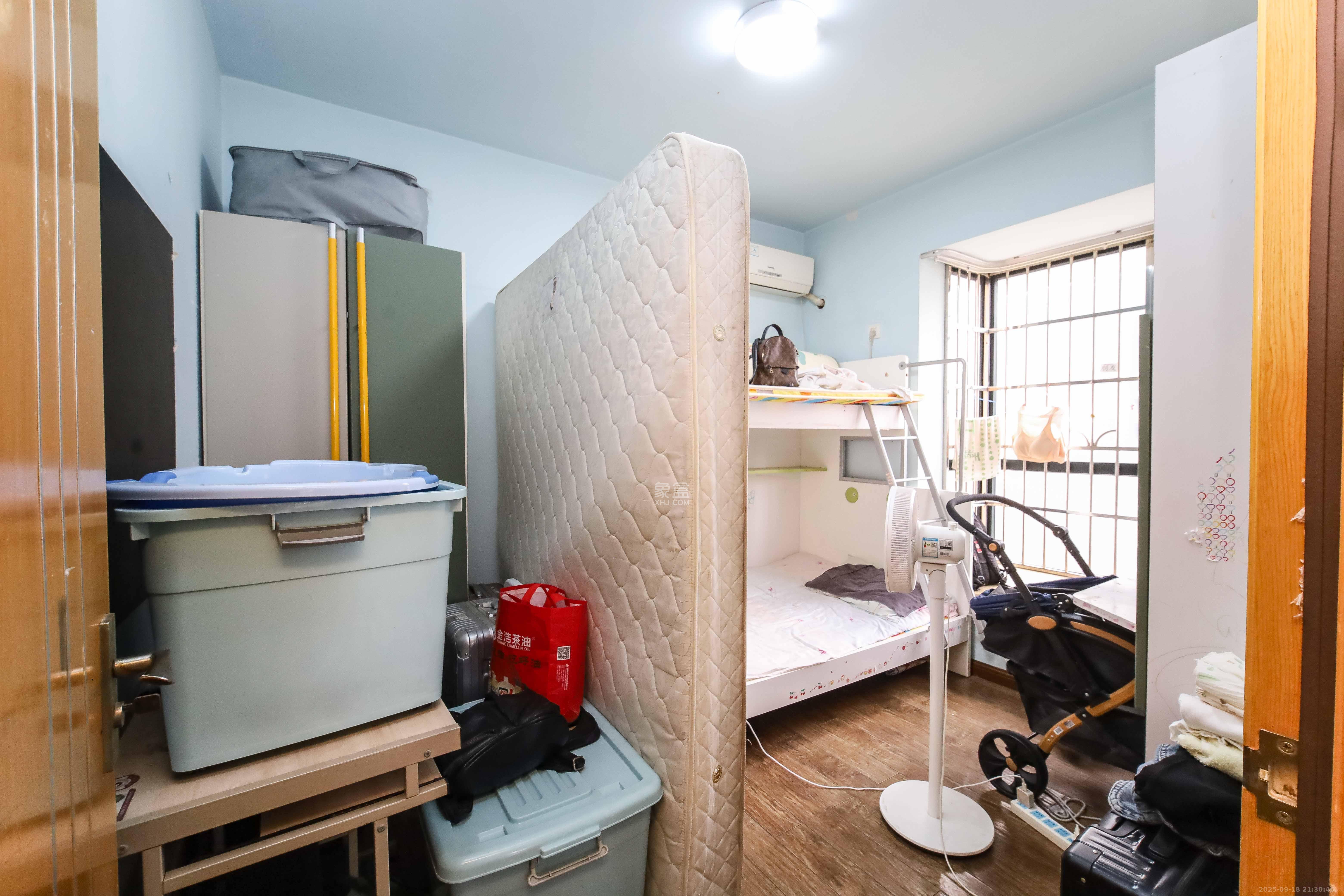 先锋东外滩  2室2厅1卫    69.8万卧室