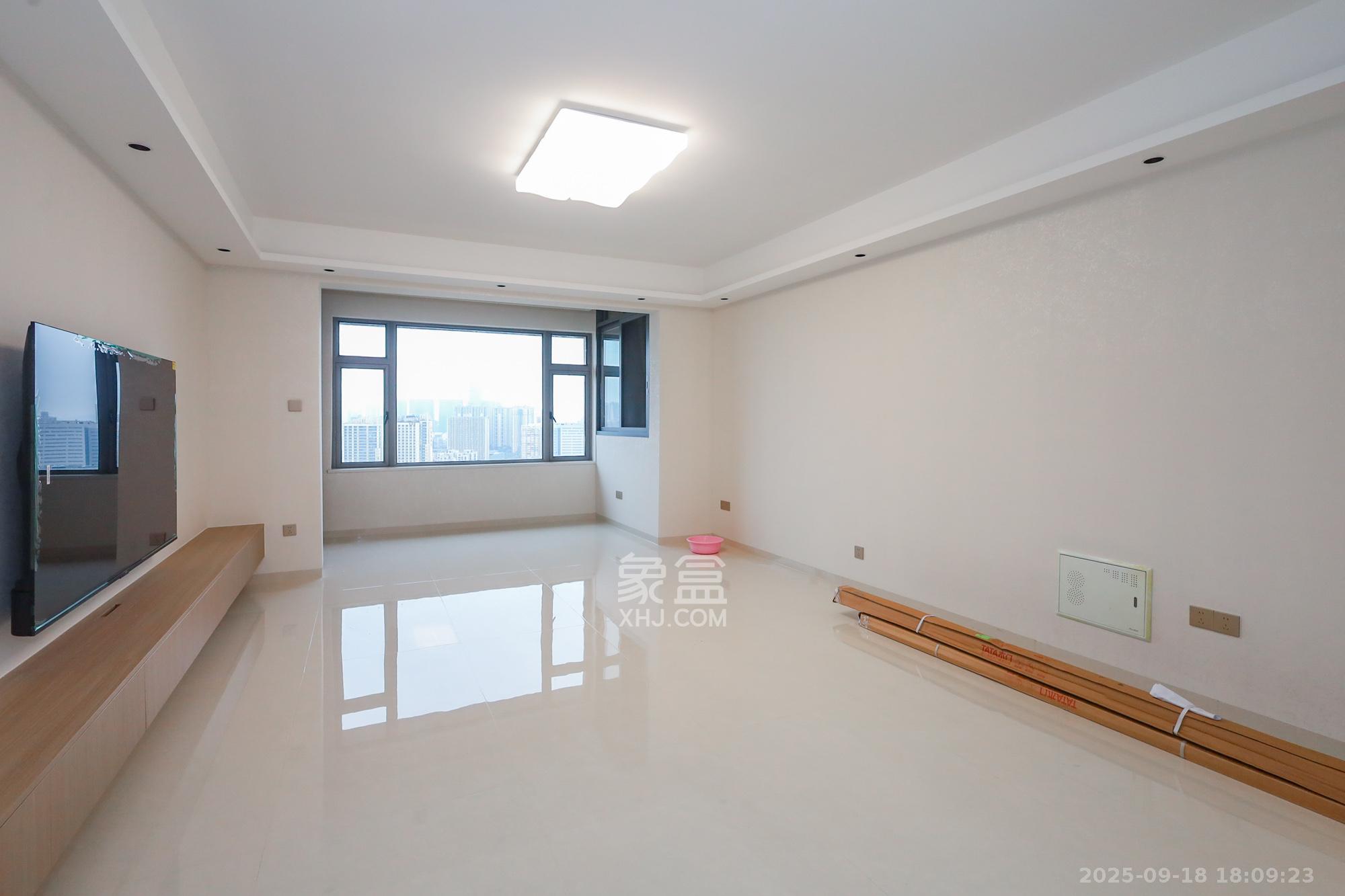 八方小区C区  3室2厅2卫    388.0万 八方小区C区  3室2厅2卫    388.0万