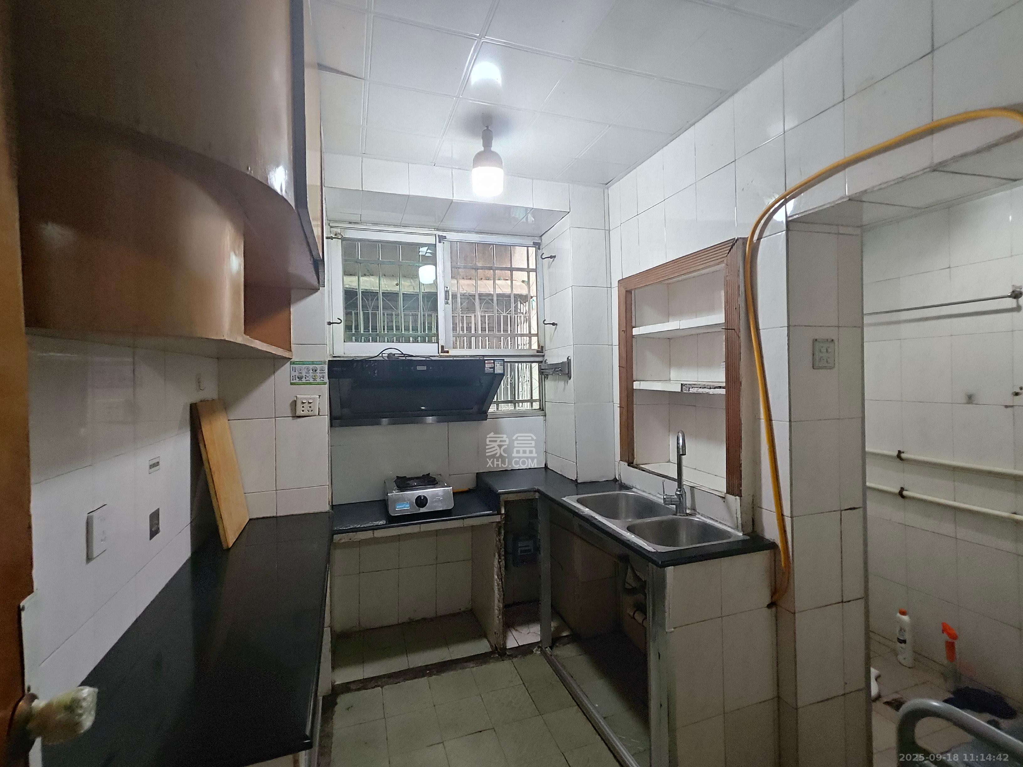 崇文里、崇圣里散盘 4室2厅1卫 2400.0元/月 崇文里、崇圣里散盘 4室2厅1卫 2400.0元/月室内图