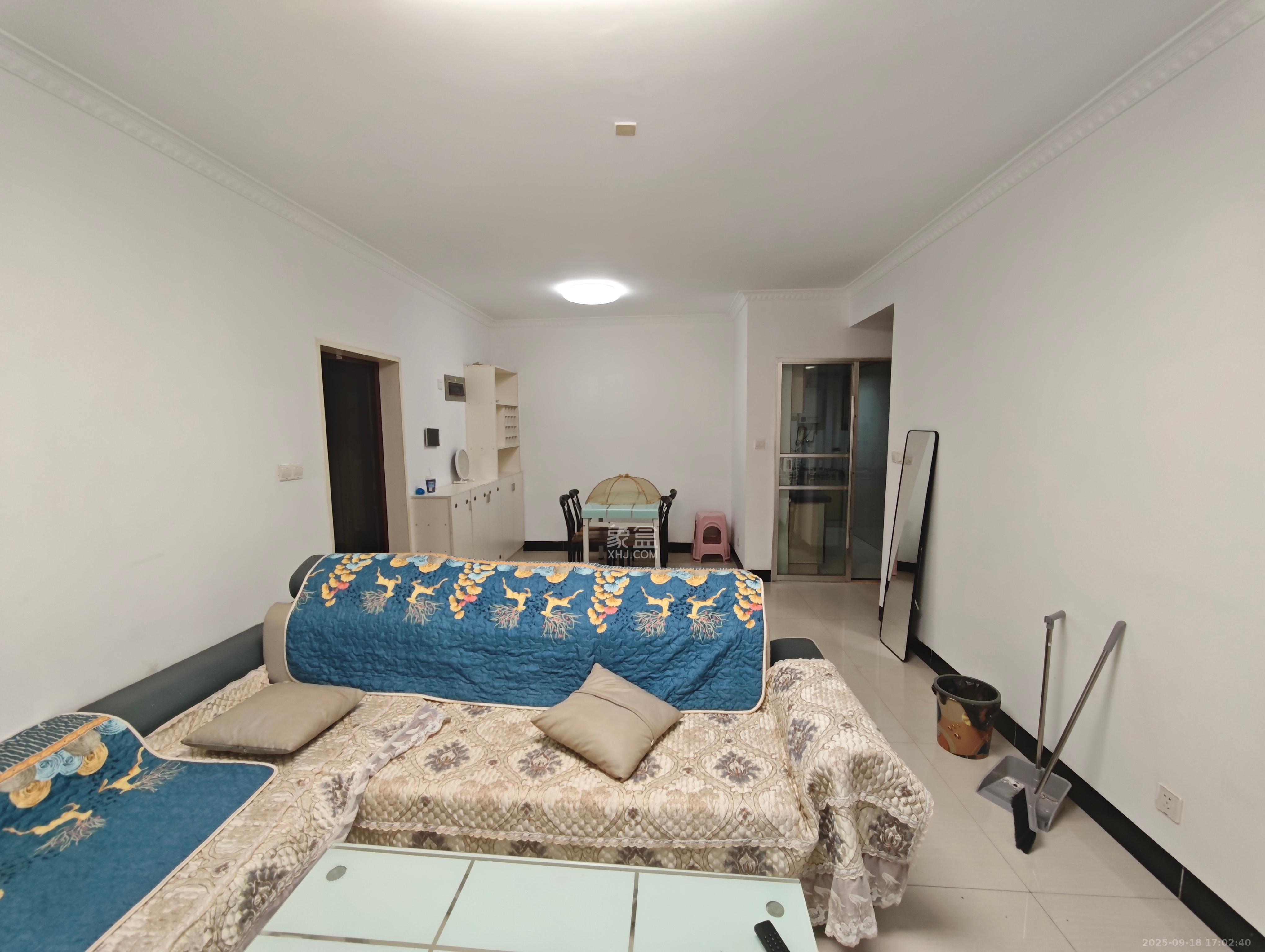 深业睿城 1室2厅1卫 1880.0元/月 深业睿城 1室2厅1卫 1880.0元/月室内图