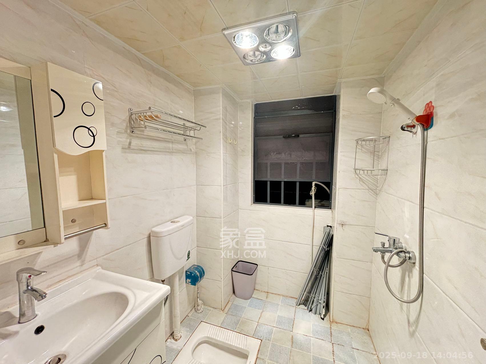 中南红领邦(红星嘉和苑) 2室1厅1卫 2000.0元/月 中南红领邦(红星嘉和苑) 2室1厅1卫 2000.0元/月室内图