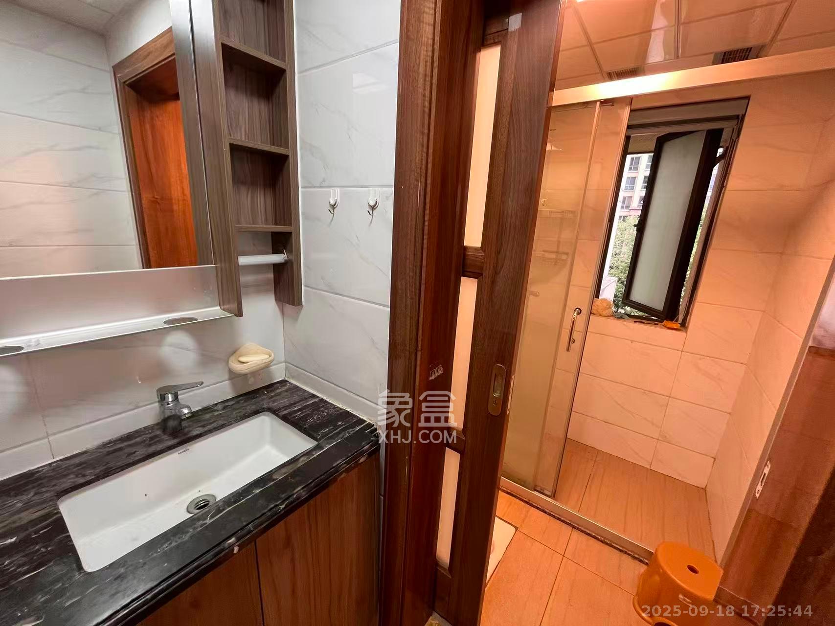 碧桂园南城首府（东宸林海）  3室2厅2卫    2200.0元/月室内图