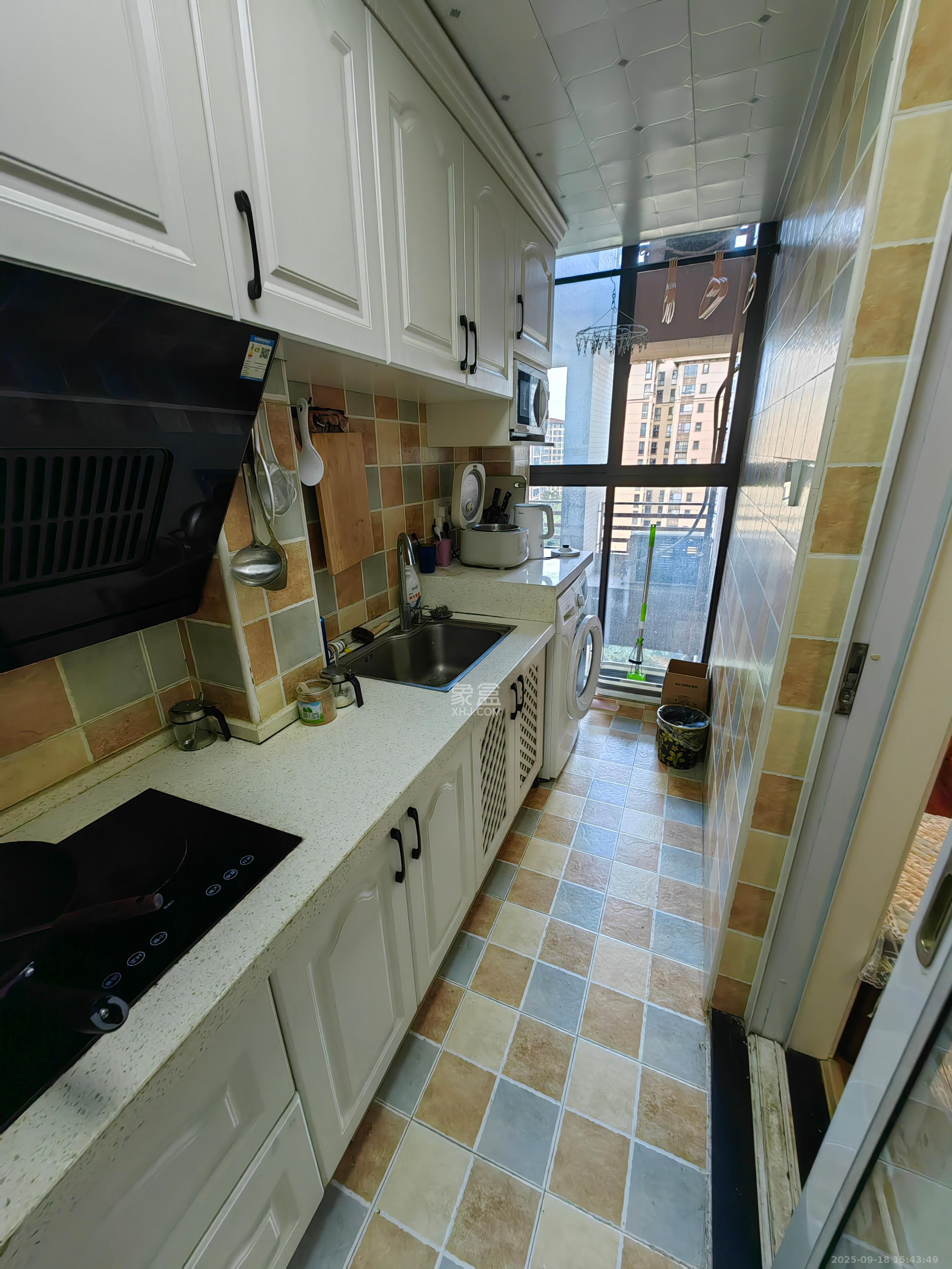 中建芙蓉工社 1室1厅1卫 1180.0元/月 中建芙蓉工社 1室1厅1卫 1180.0元/月室内图