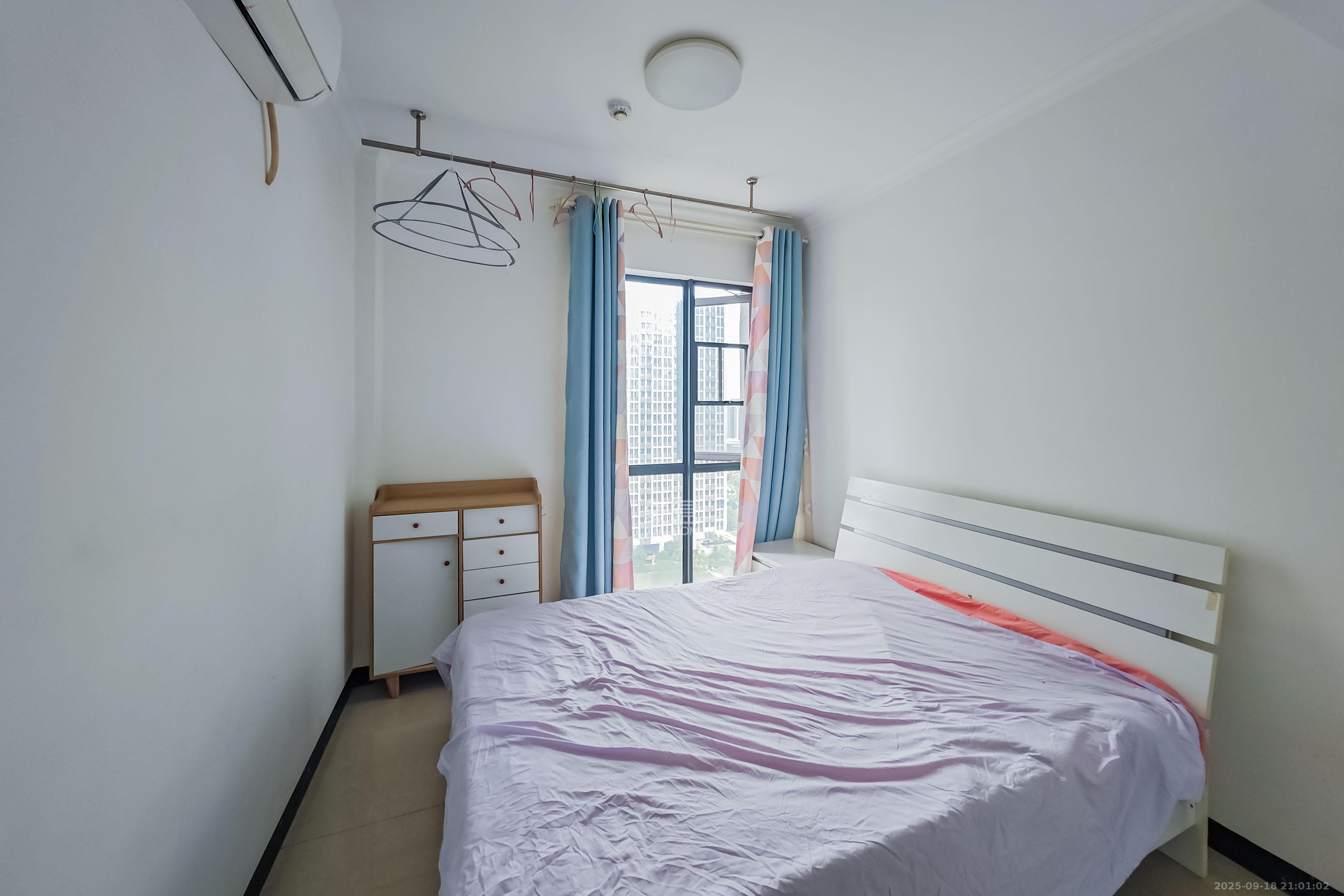 欧亚达国际广场  2室1厅1卫    42.0万卧室