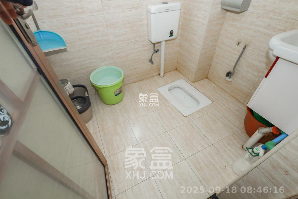 八方小区C区  3室2厅2卫   4500.00元/月