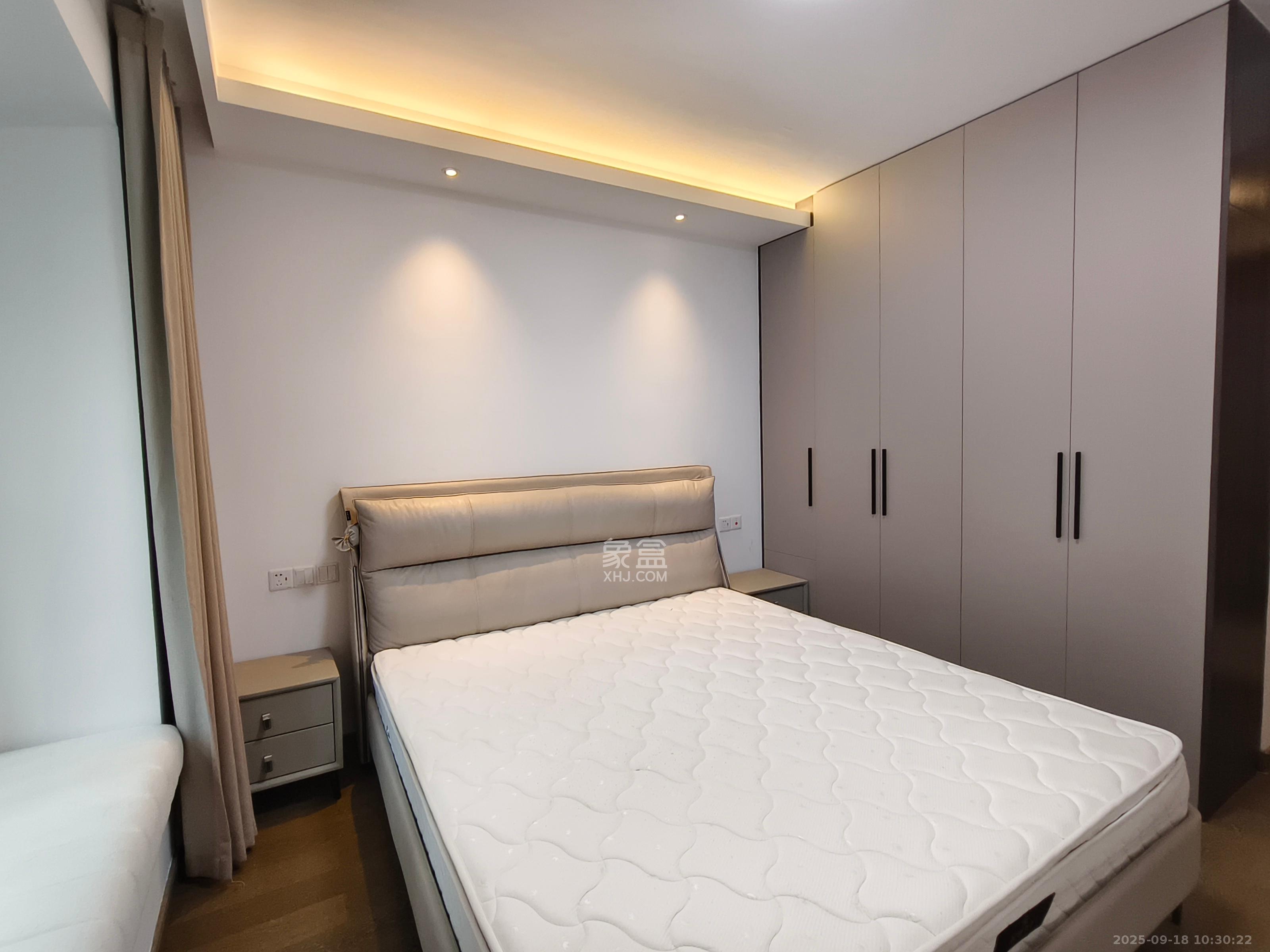 龙湖铂金中心(龙湖春江郦城)  3室2厅2卫    4500.0元/月 龙湖铂金中心(龙湖春江郦城)  3室2厅2卫    4500.0元/月室内图