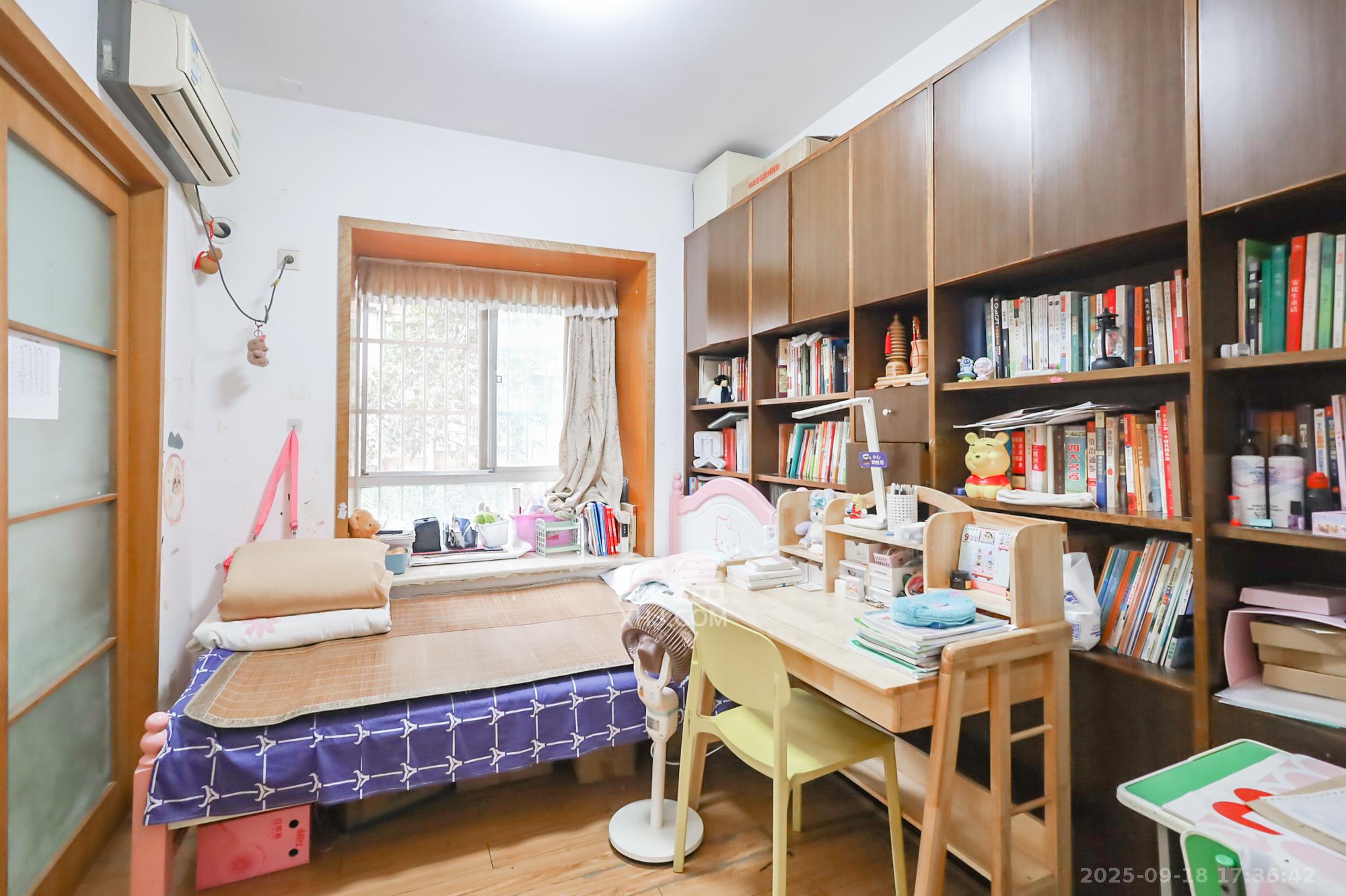 香海西岸  4室2厅2卫    142.0万 香海西岸  4室2厅2卫    142.0万卧室