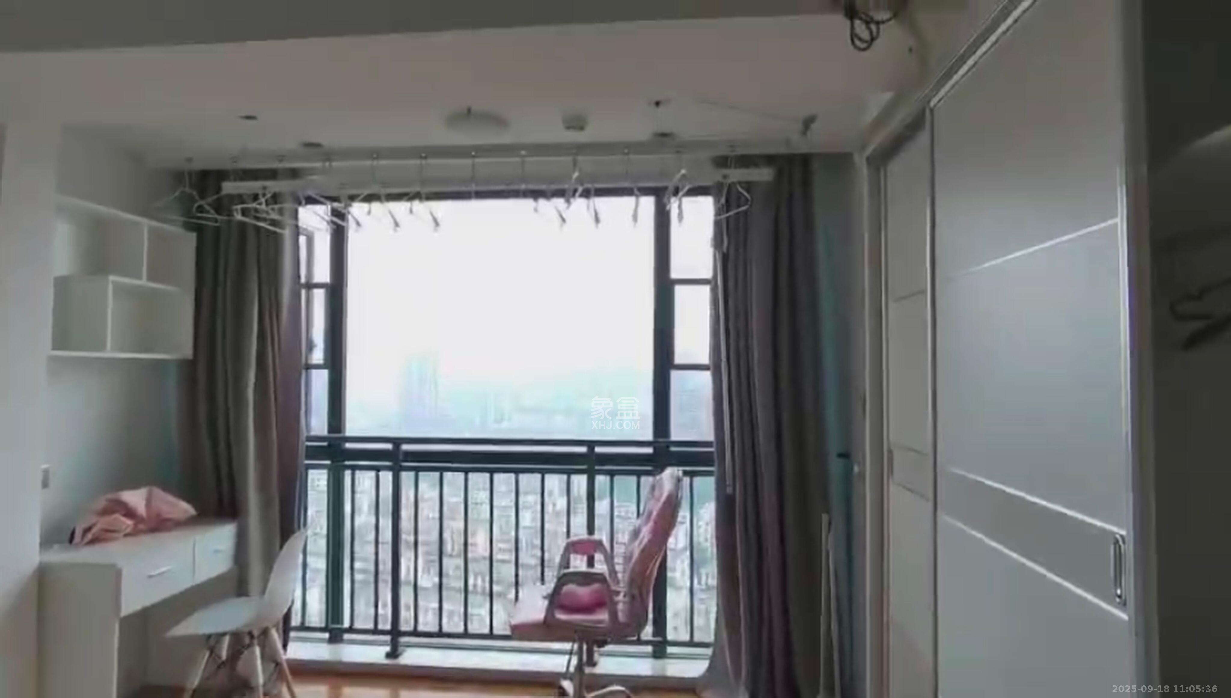 中交里城  1室1厅1卫    1800.0元/月室内图