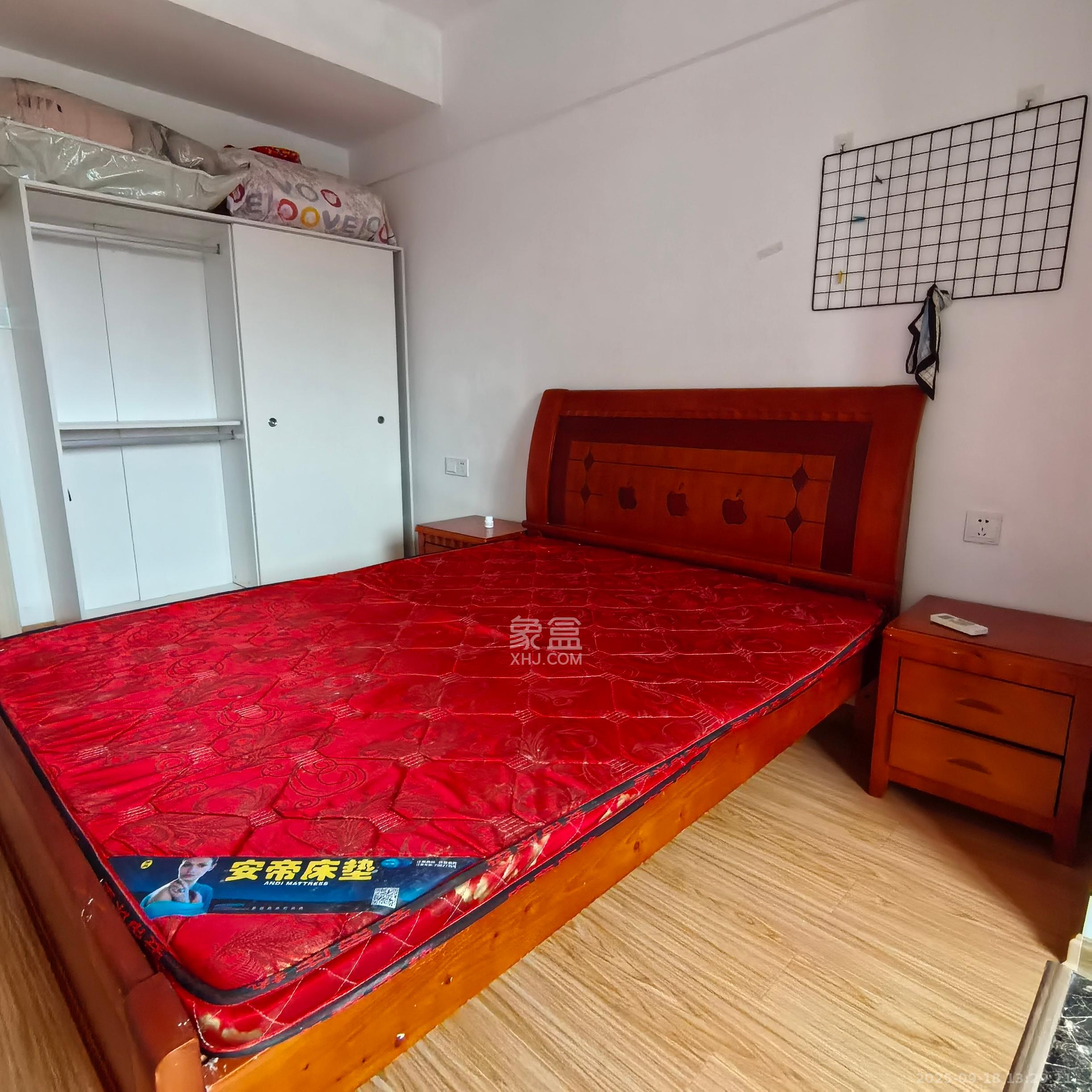 阳光晶城  2室2厅1卫    1900.0元/月 阳光晶城  2室2厅1卫    1900.0元/月室内图