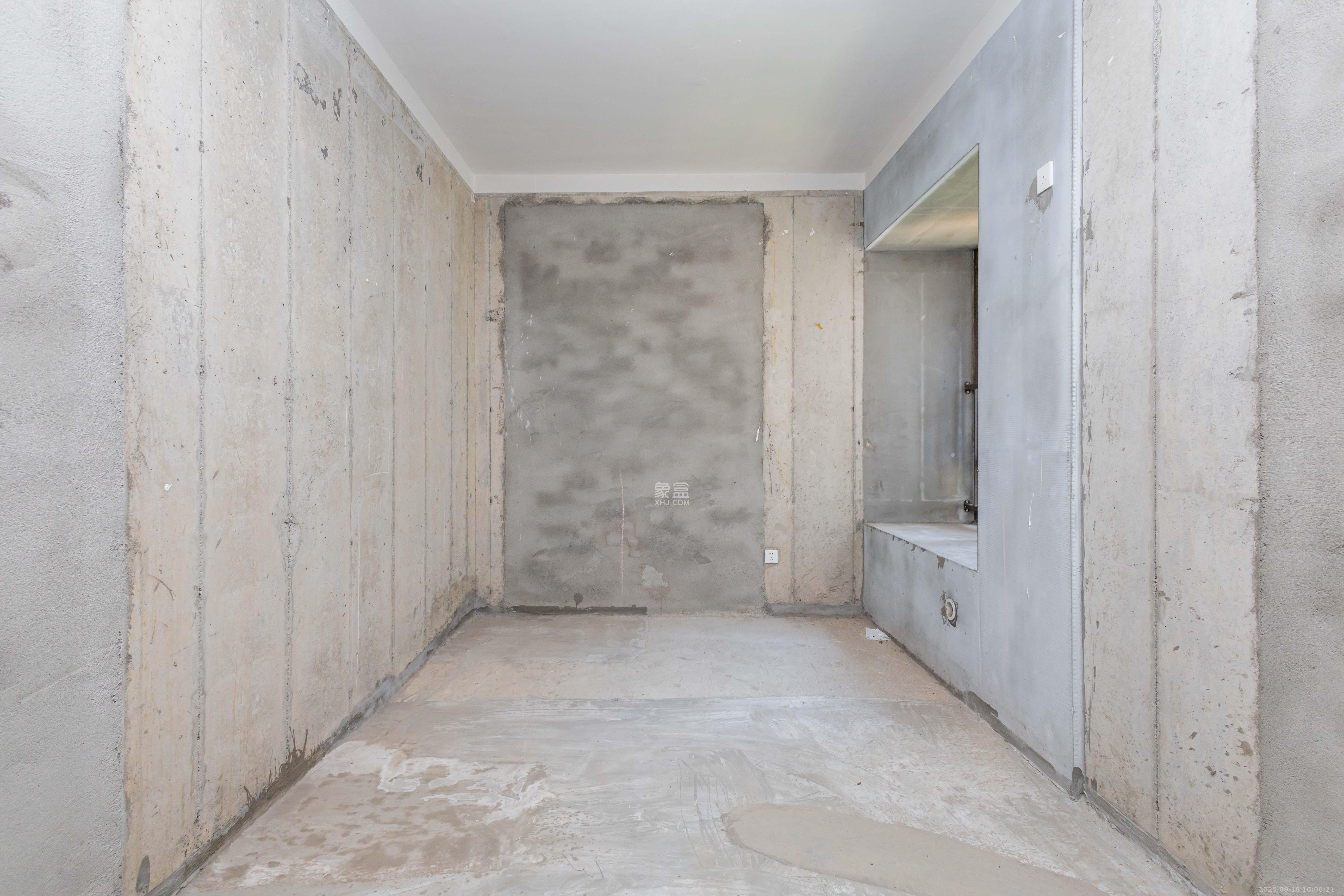 湘域芯城一期 3室2厅2卫 88.0万 湘域芯城一期 3室2厅2卫 88.0万卧室