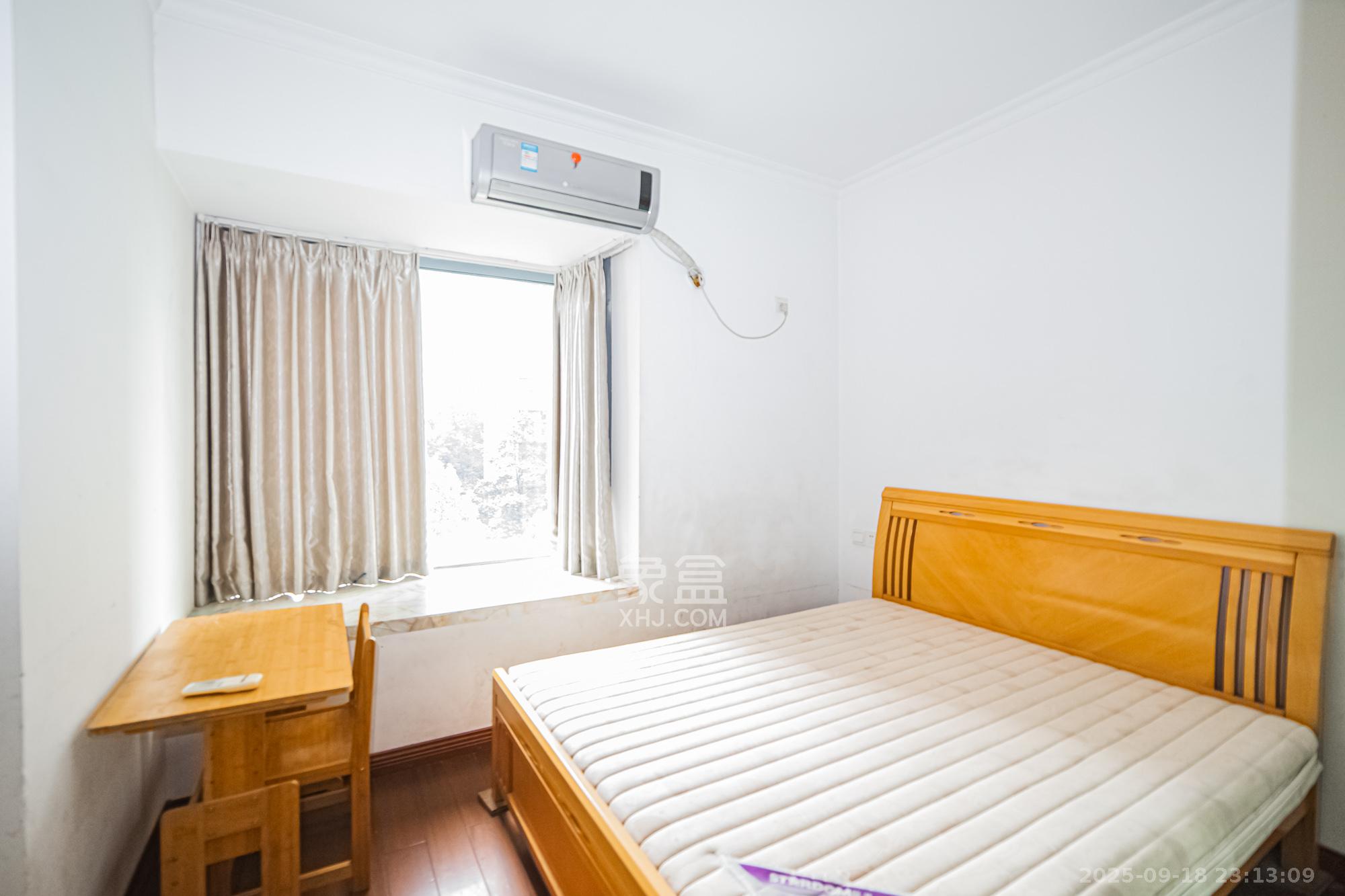 滨江君悦香邸  3室2厅2卫    98.0万卧室