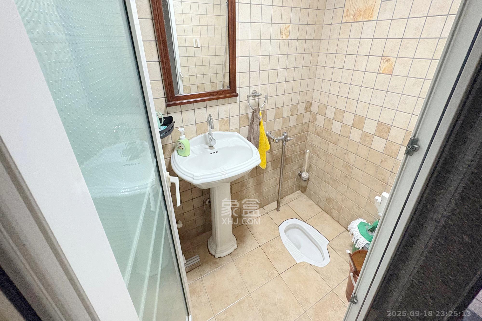 梦泽园  6室3厅4卫    1605.0万卫生间