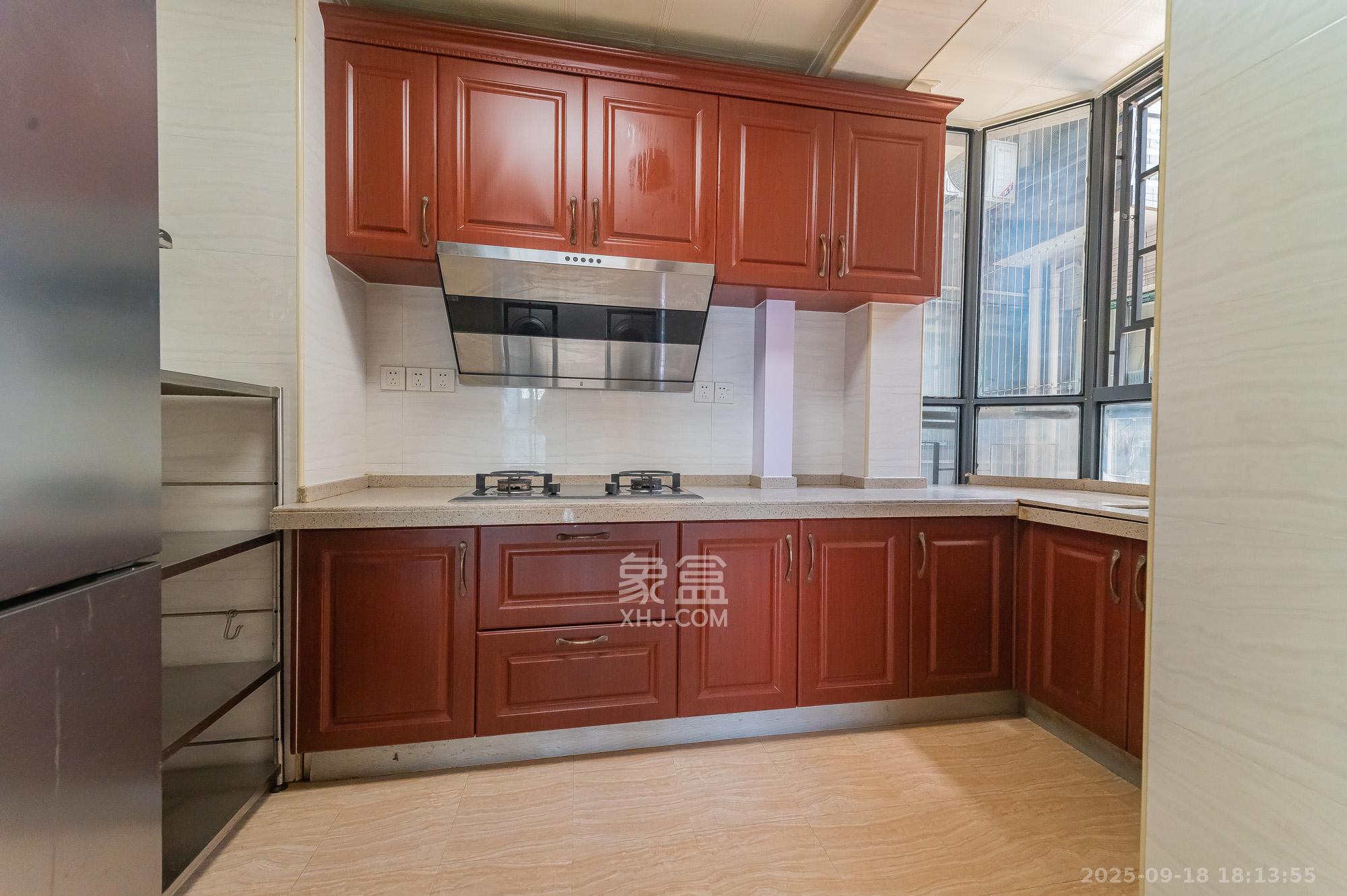 恒基凯旋门一二期  3室2厅1卫    67.8万厨房