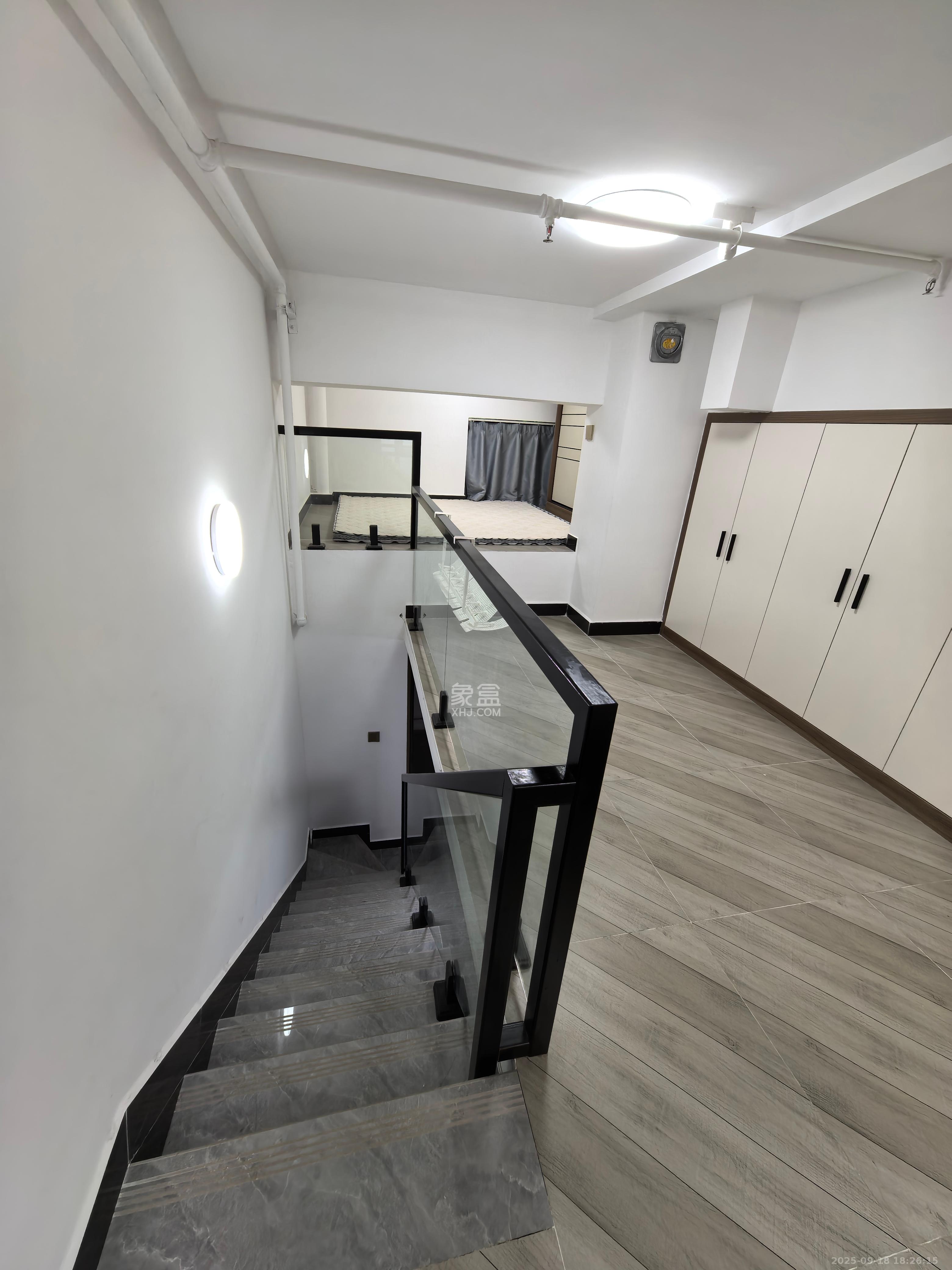 弘坤云寓  1室1厅1卫    2500.0元/月室内图