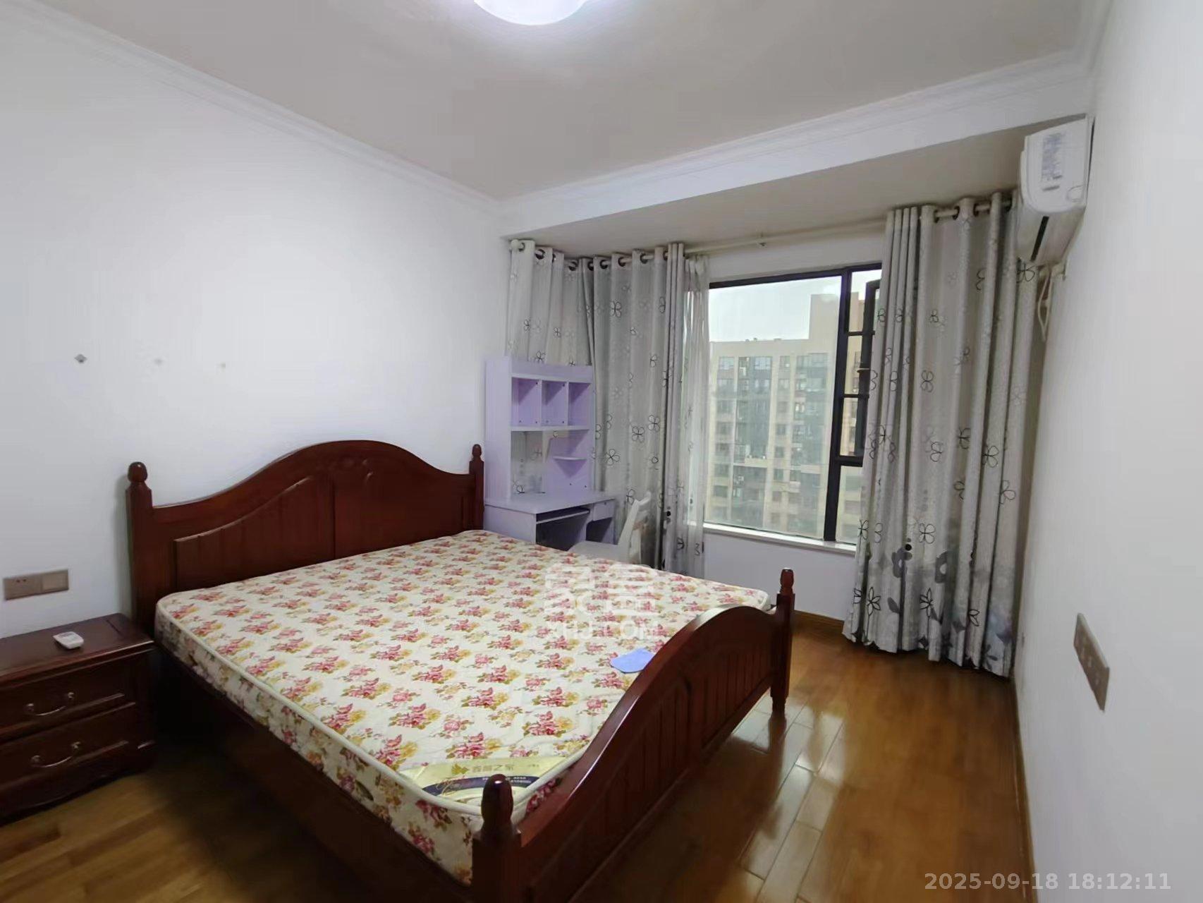 长房时代城 3室2厅1卫 2700.0元/月 长房时代城 3室2厅1卫 2700.0元/月室内图