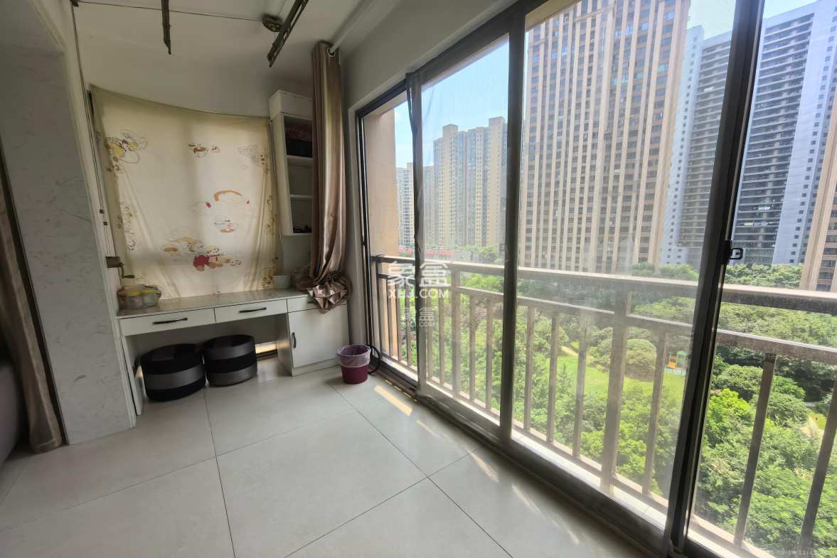 世茂铂翠湾一期 2室2厅1卫 2600.0元/月 世茂铂翠湾一期 2室2厅1卫 2600.0元/月室内图