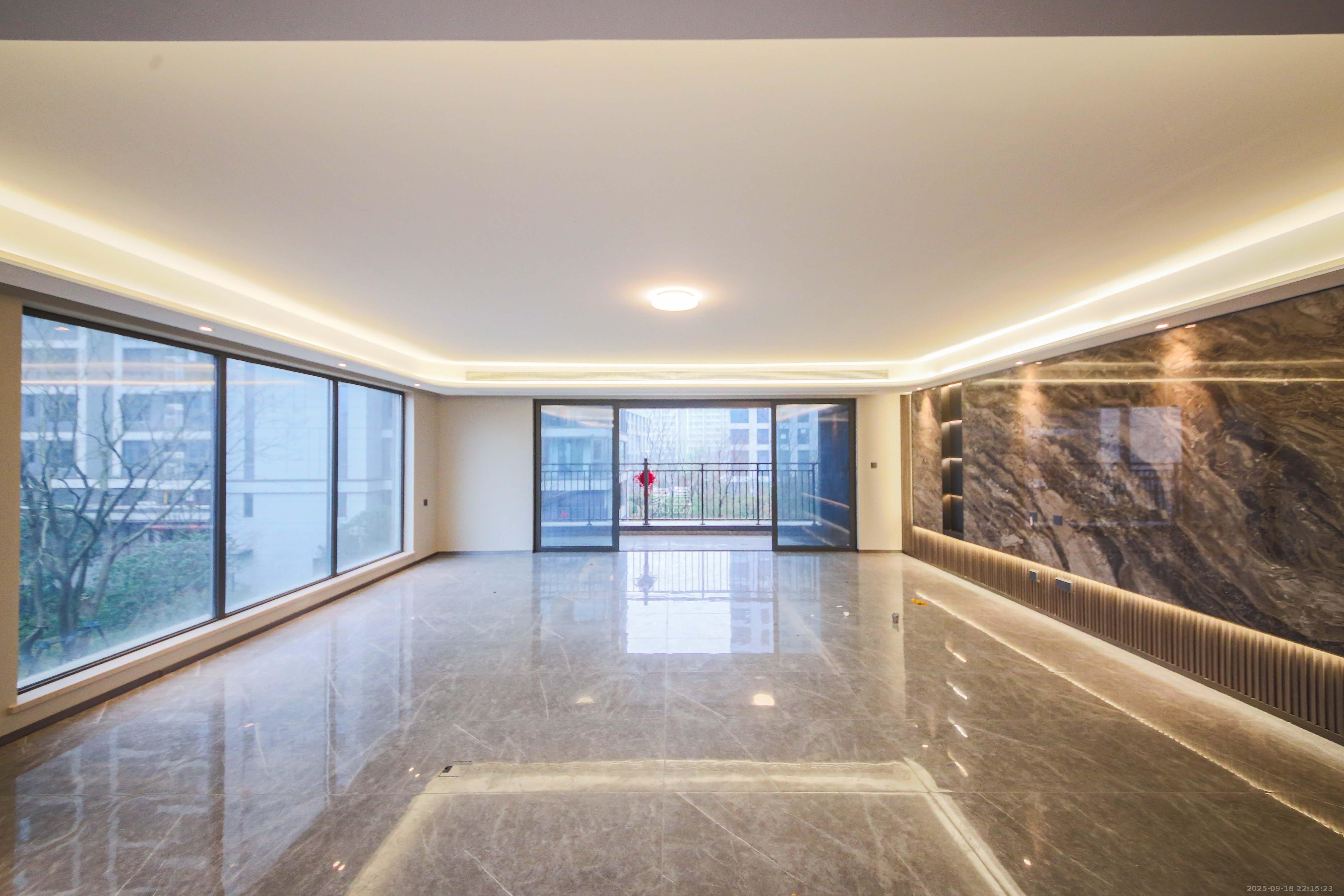 龙湖春江天曜二期  4室2厅2卫    355.0万 龙湖春江天曜二期  4室2厅2卫    355.0万