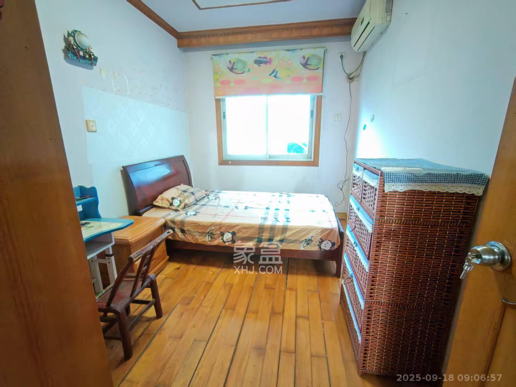 府后路小区  2室1厅1卫    1600.0元/月室内图