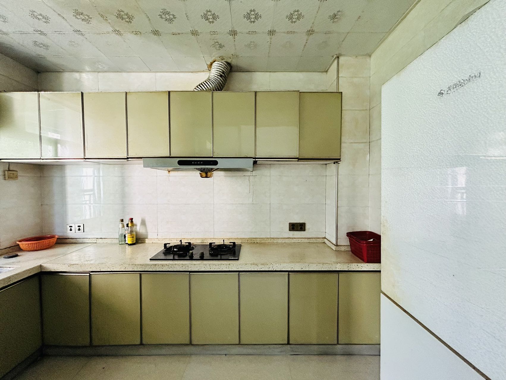 桃花里  2室2厅1卫    1300.0元/月 桃花里  2室2厅1卫    1300.0元/月室内图