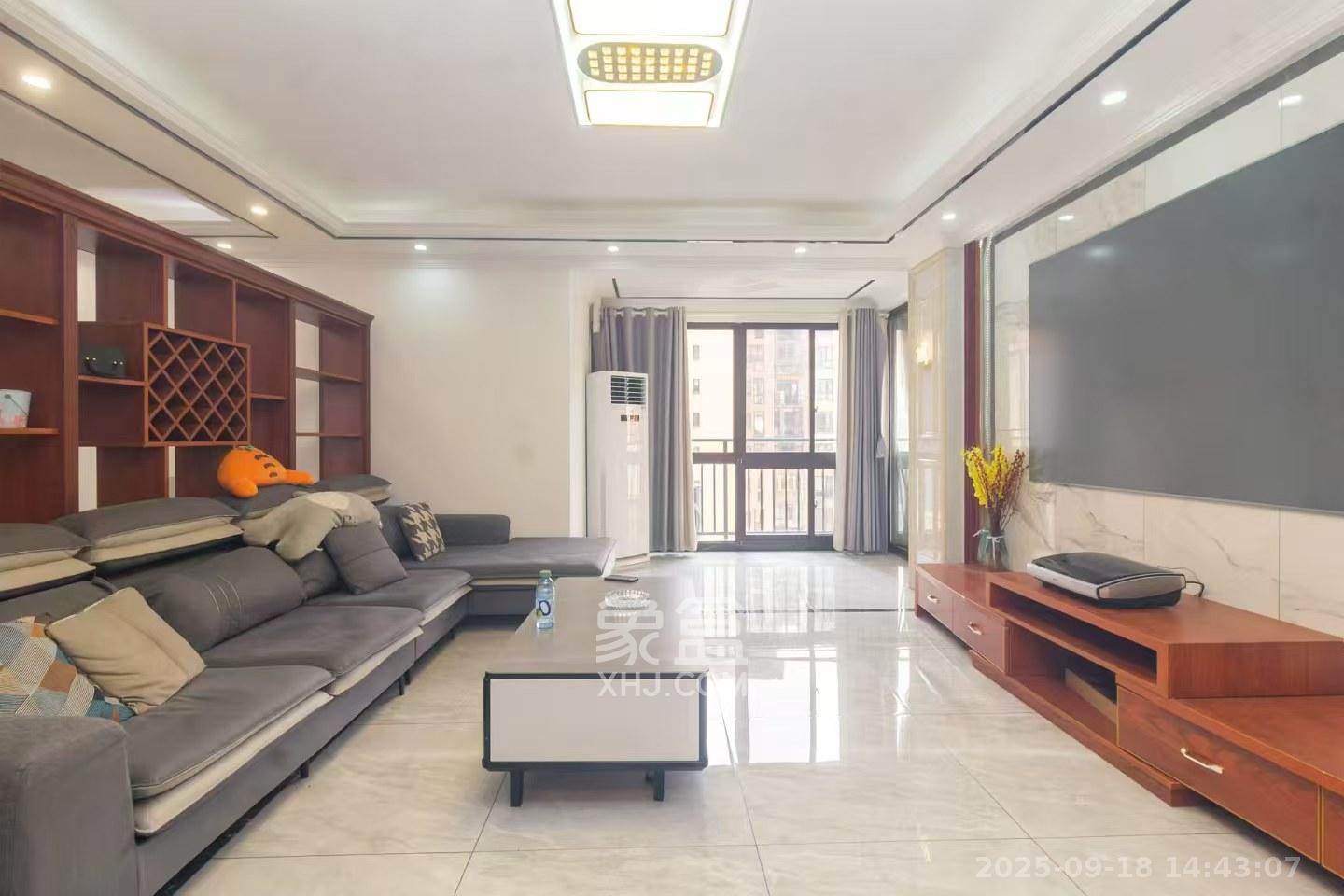 天园假日  3室2厅2卫    2800.0元/月室内图