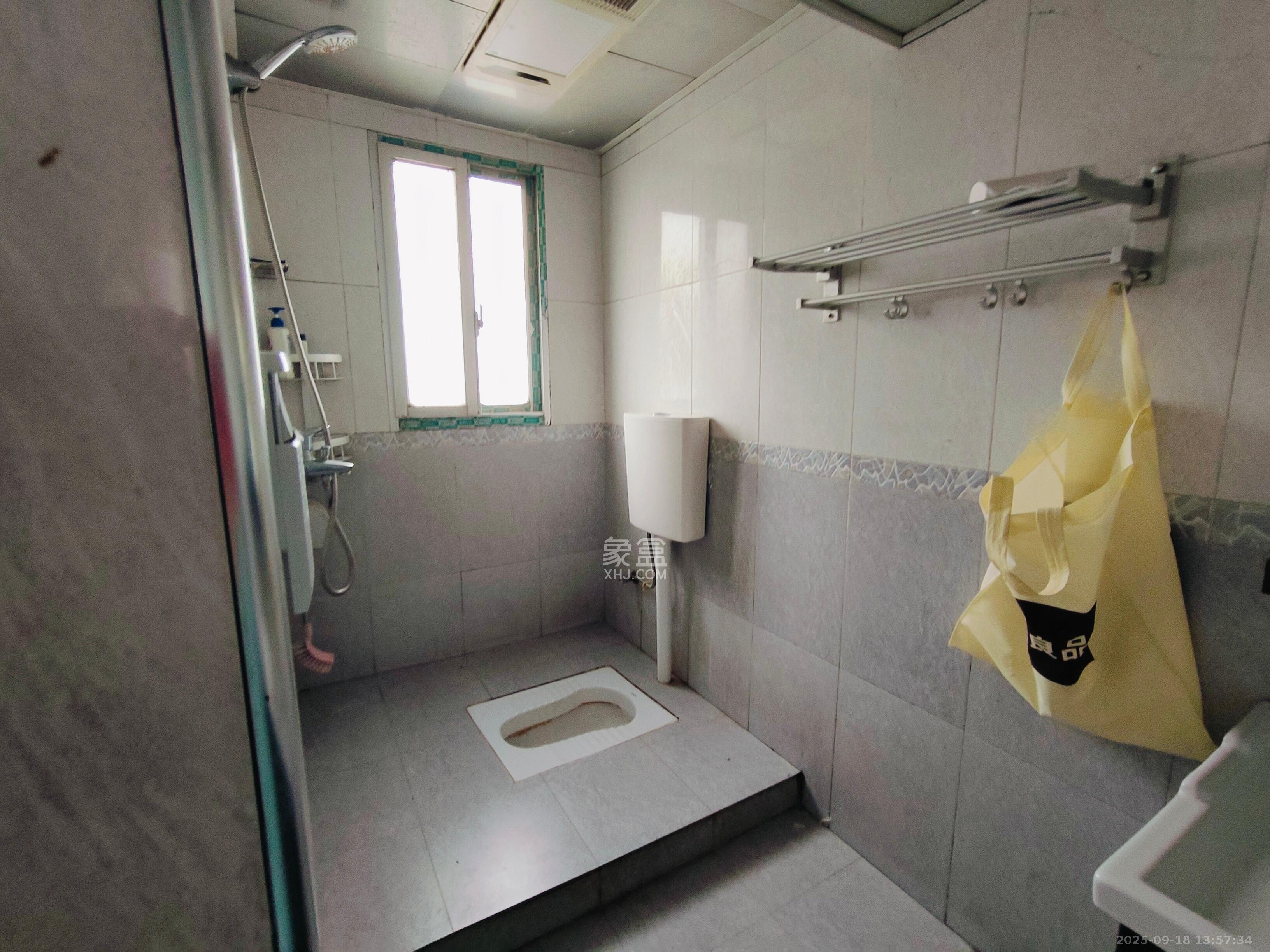 湘绣城  2室1厅1卫    800.0元/月 湘绣城  2室1厅1卫    800.0元/月