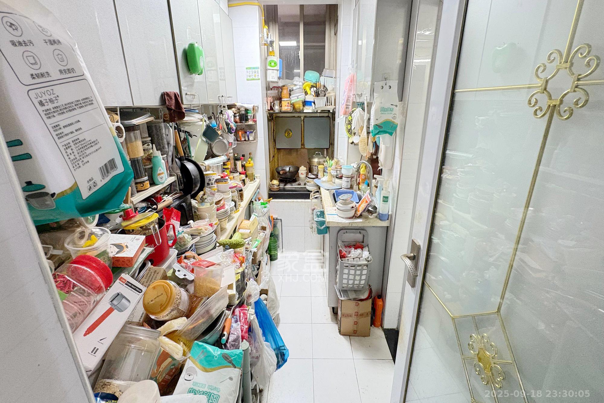 八一桥工商银行家属楼  3室2厅1卫    95.0万厨房
